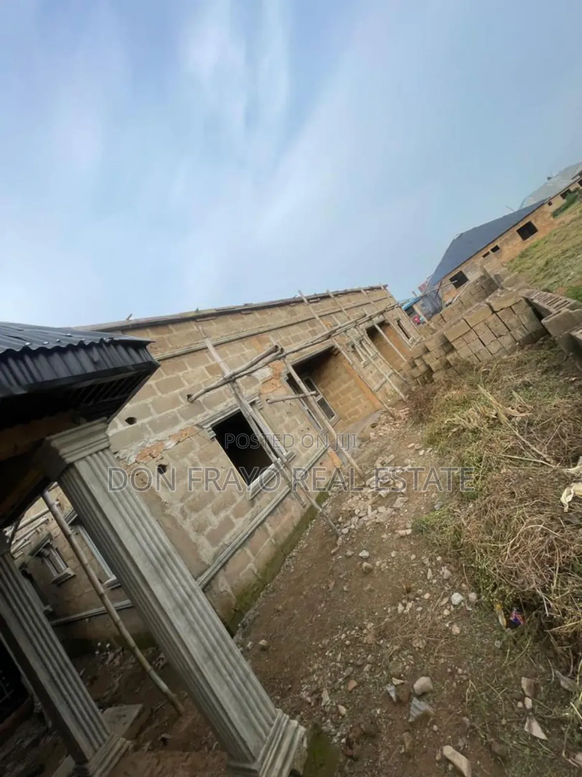4 Flat Uncompleted Apartment At Aroro Yerokun Ojoo For Sale in Ojoo