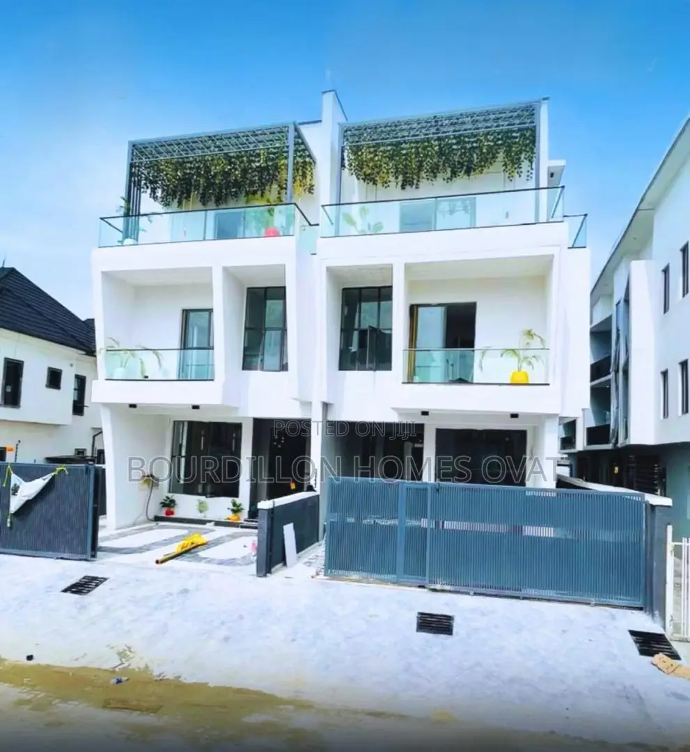 4bdrm Duplex in Ikota for sale in Ikota