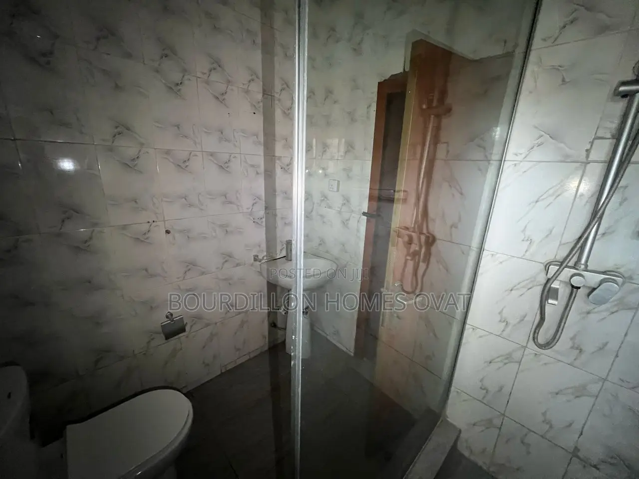 4bdrm Duplex in Ikota for sale in Ikota