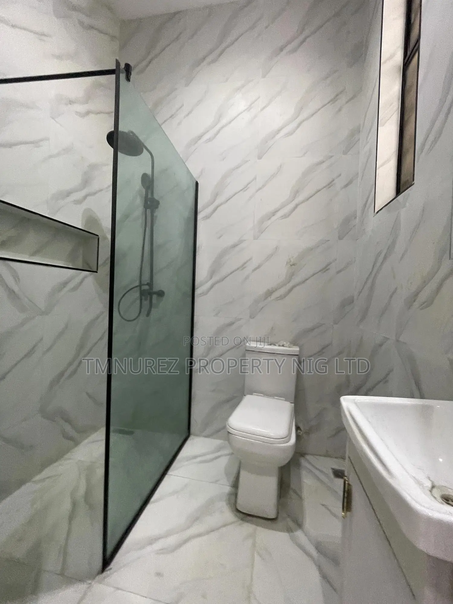 4bdrm Duplex in Royal Pine, Chevron for sale in Chevron