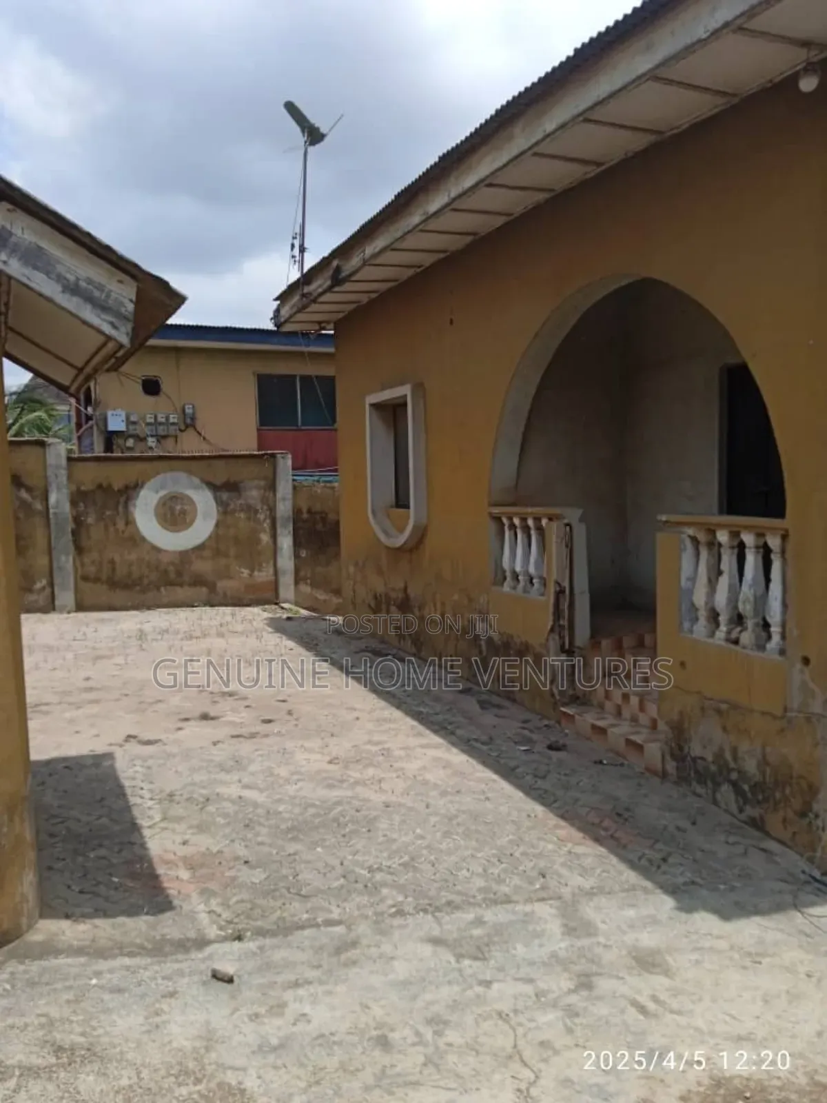 5bdrm Bungalow in Jumofak for sale in Jumofak