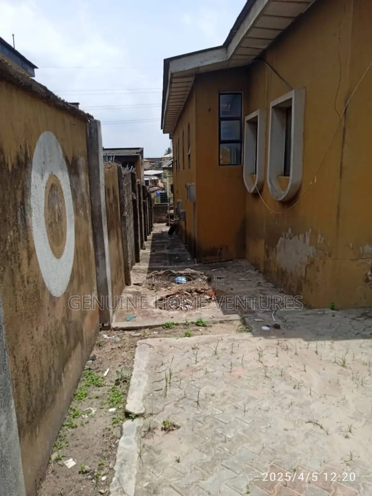 5bdrm Bungalow in Jumofak for sale in Jumofak