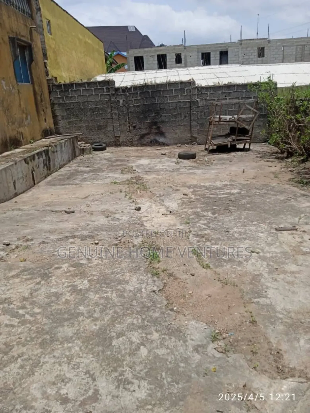 5bdrm Bungalow in Jumofak for sale in Jumofak