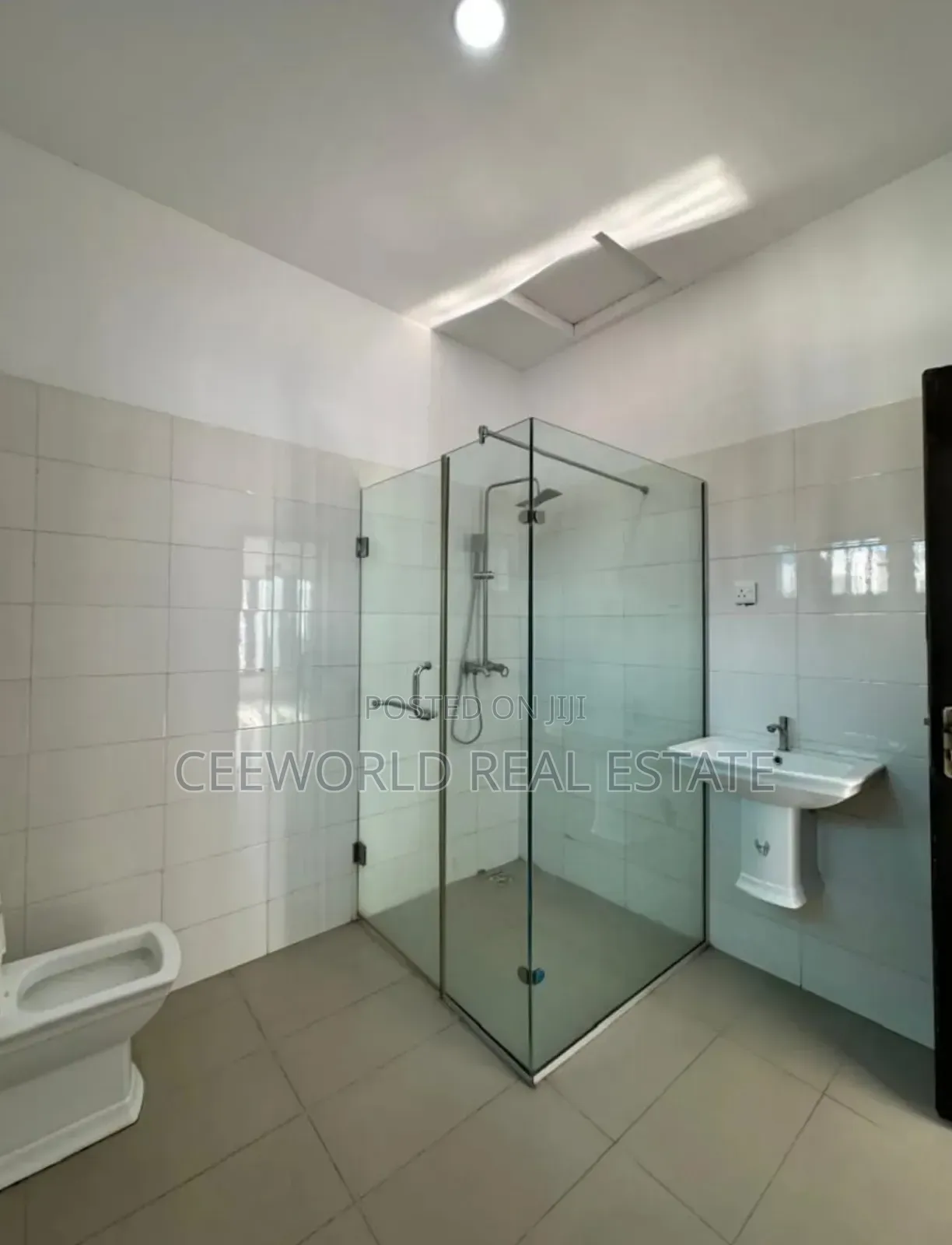 5bdrm Apartment in Carlton Gate Estate, Akobo for sale in Akobo
