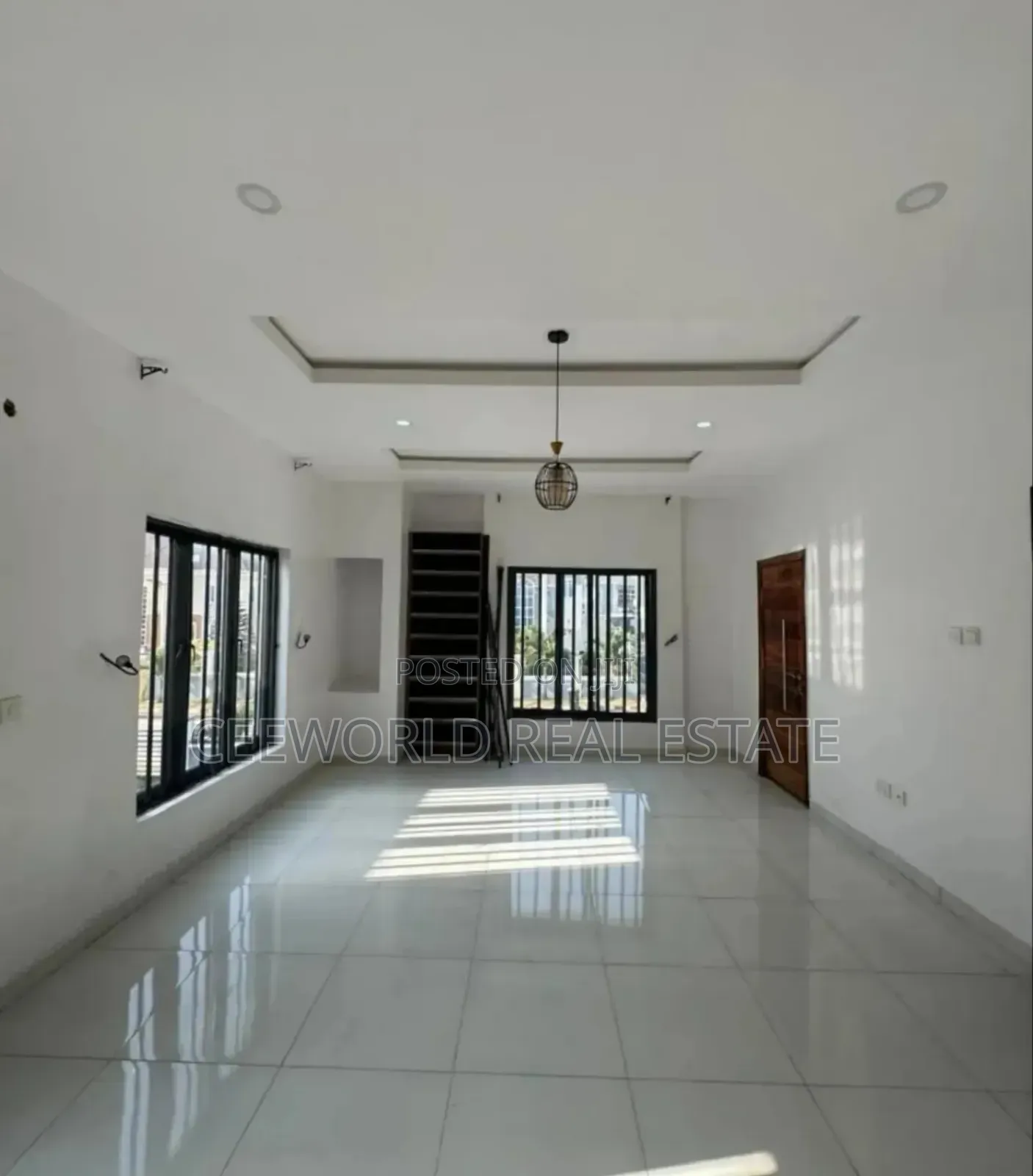 5bdrm Apartment in Carlton Gate Estate, Akobo for sale in Akobo