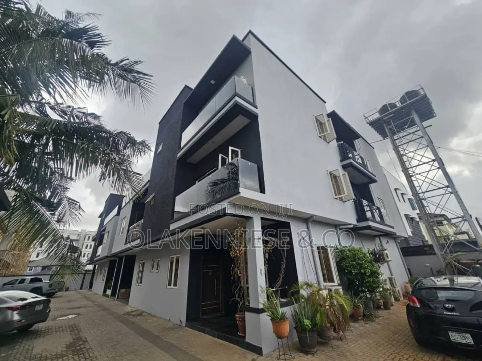 3bdrm Duplex in Kunsela, Ikate for sale in Ikate