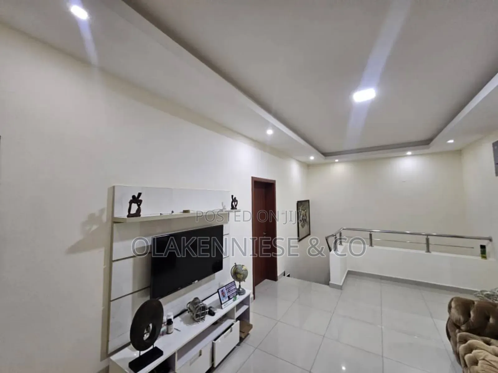 3bdrm Duplex in Kunsela, Ikate for sale in Ikate