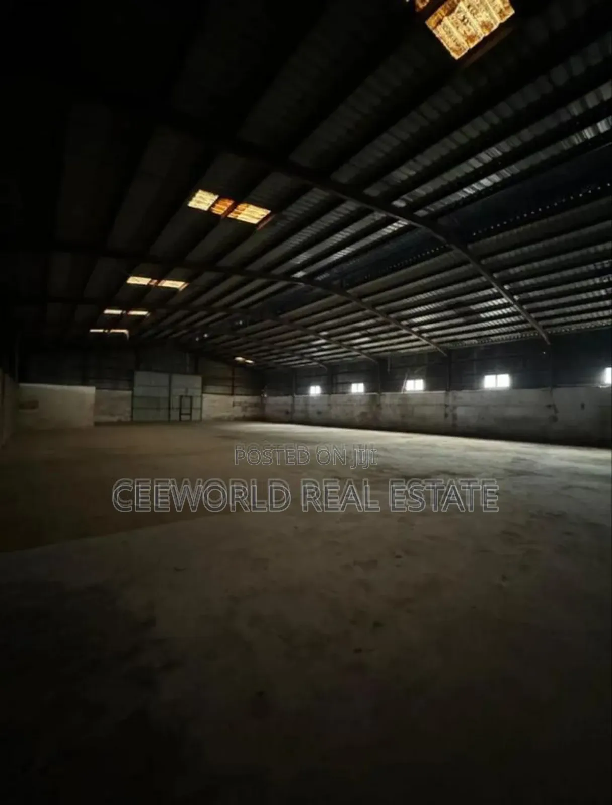 Warehouse on 6500sqm for Sale in Ibadan