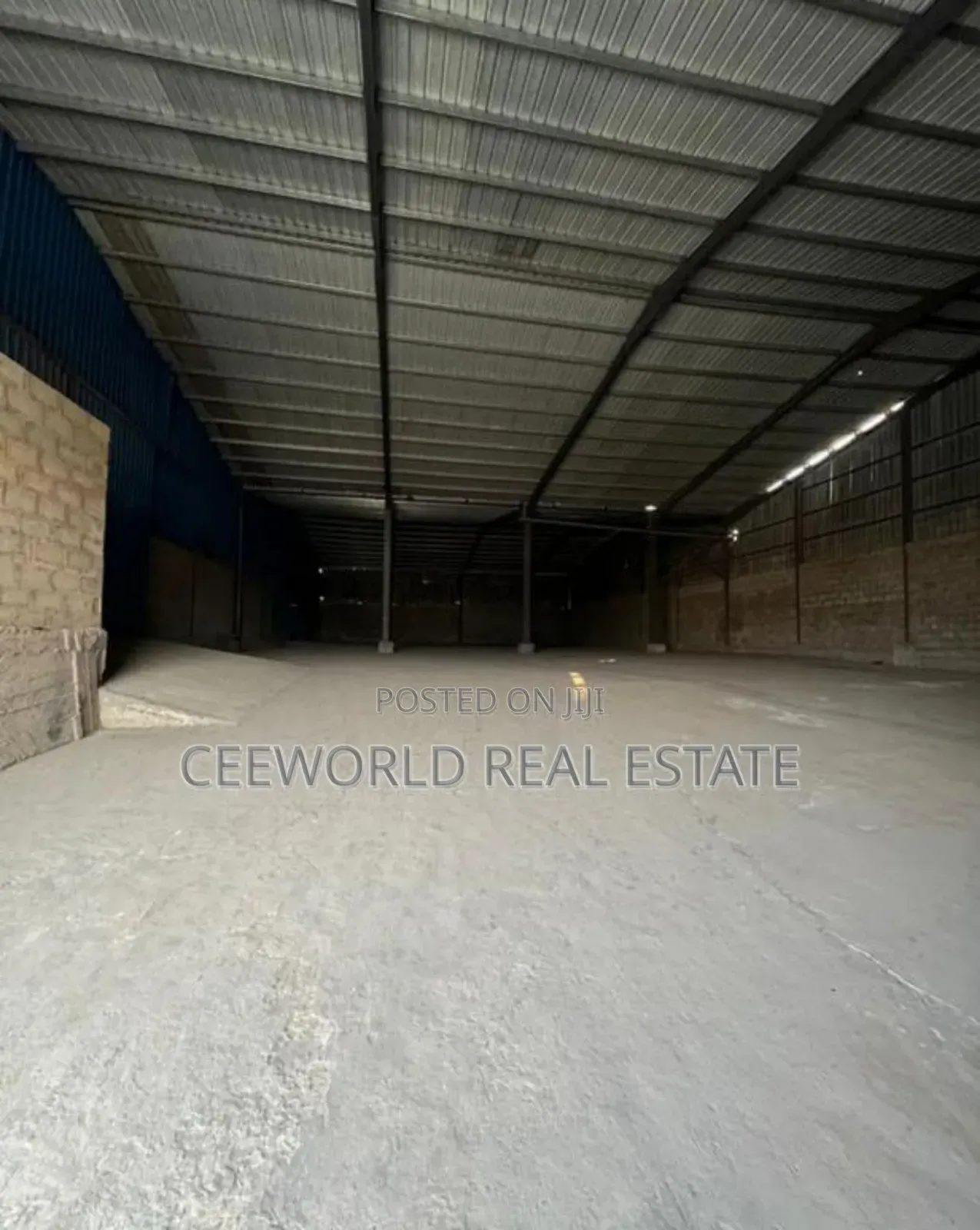 Warehouse on 6500sqm for Sale in Ibadan