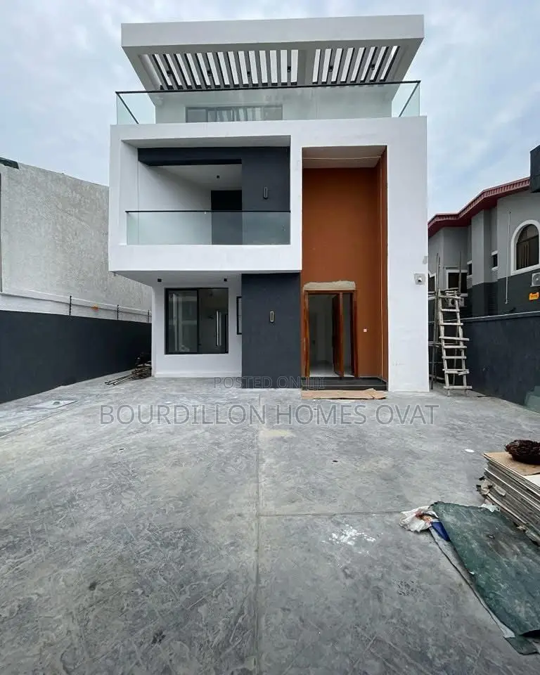 5bdrm Duplex in Lekki Phase 1 for sale in Lekki Phase 1