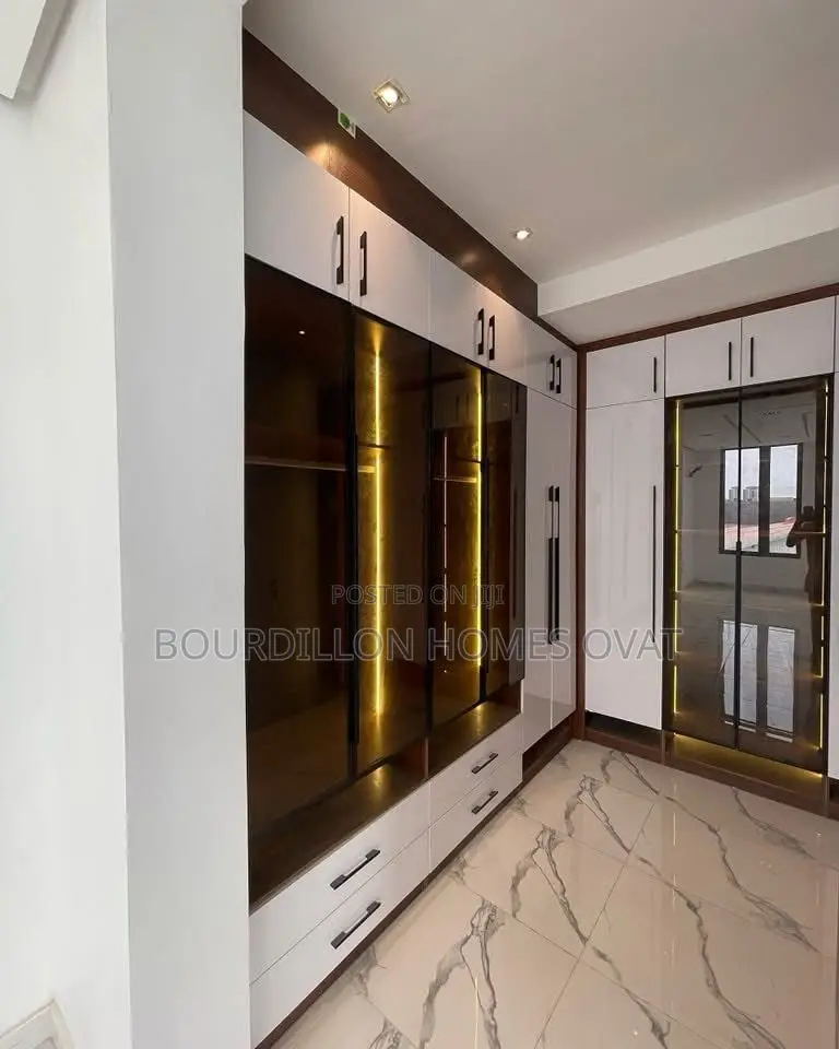 5bdrm Duplex in Lekki Phase 1 for sale in Lekki Phase 1