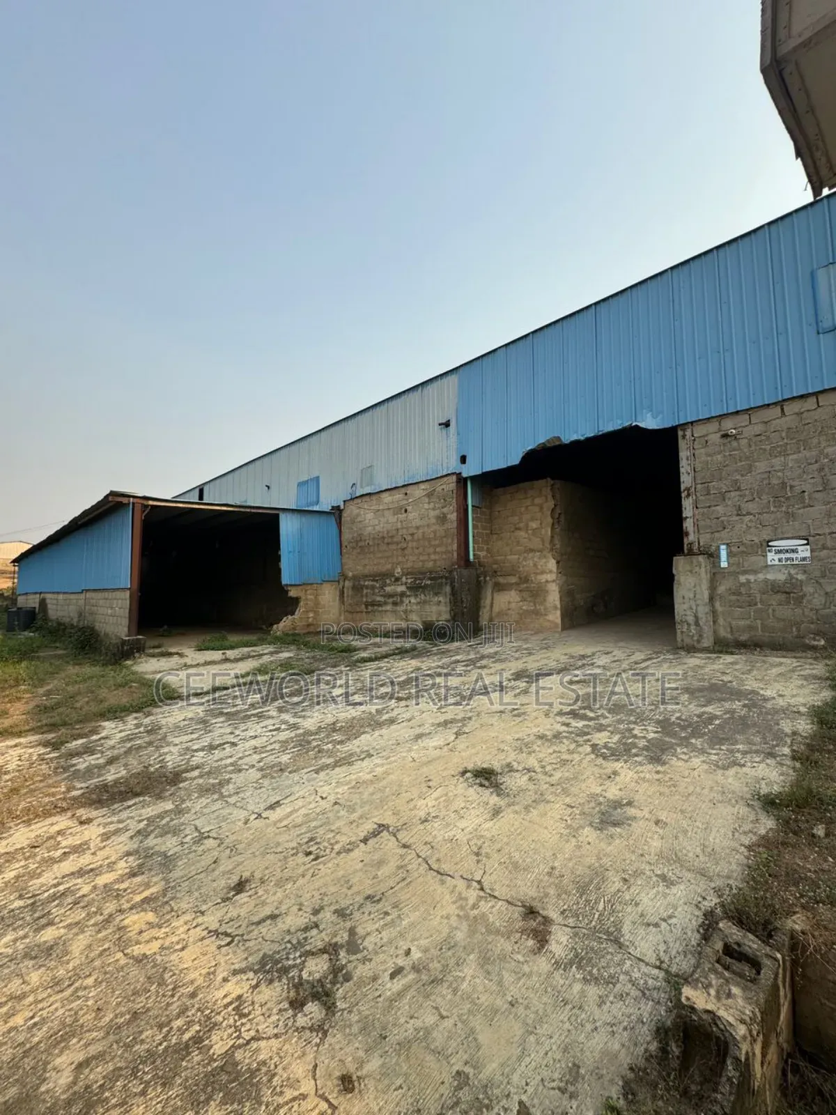 Warehouse on 6500sqm for Sale in Ibadan