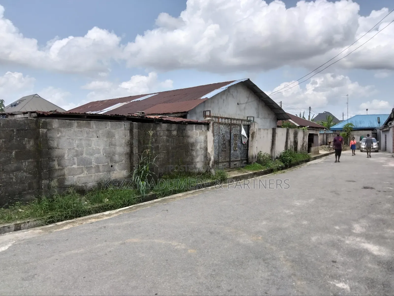 10bdrm Bungalow in Ehi Road , Aba ,Abia for sale in Aba North