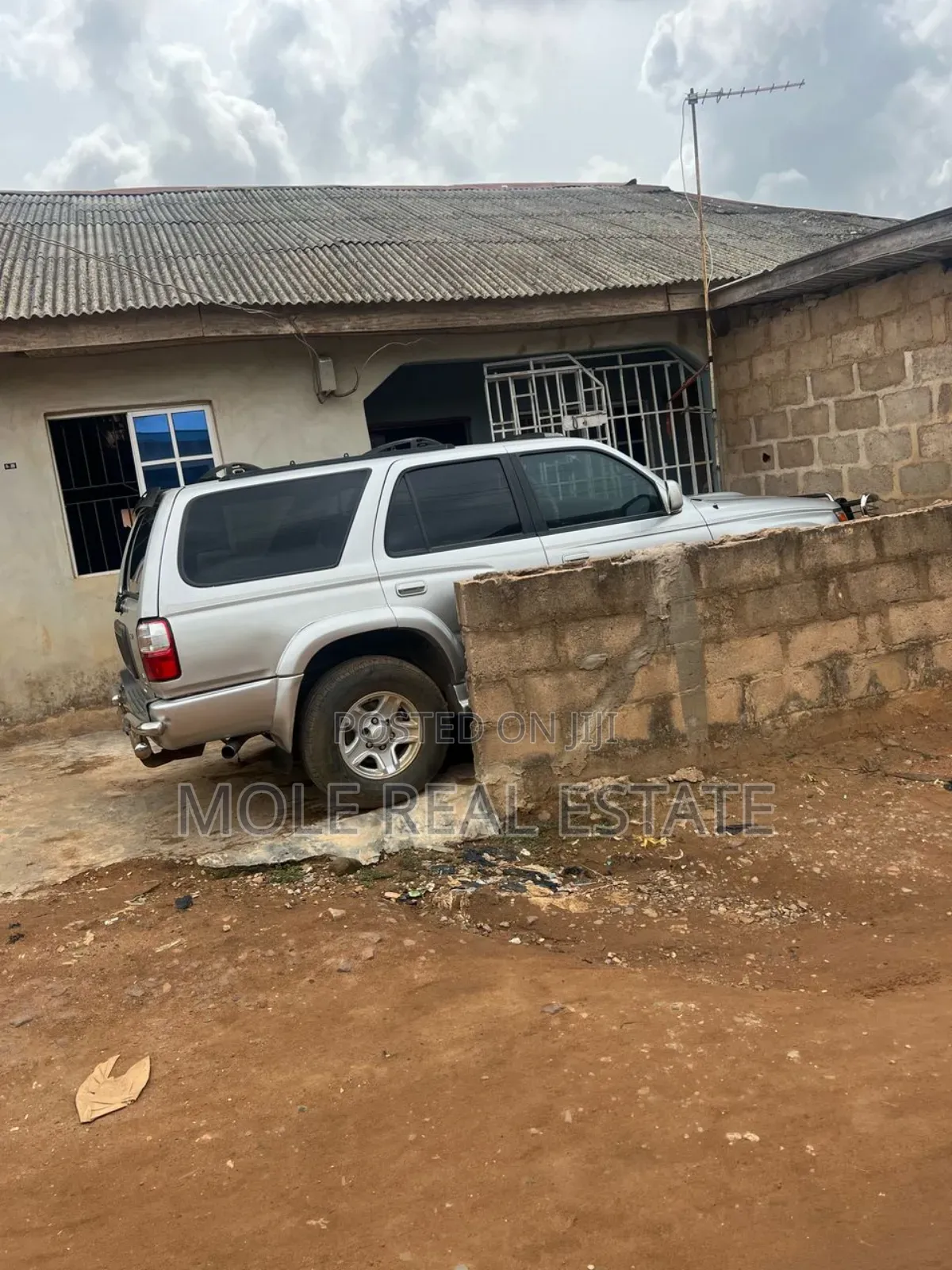 3bdrm Bungalow in Iyana Ekoro Via for sale in Meiran