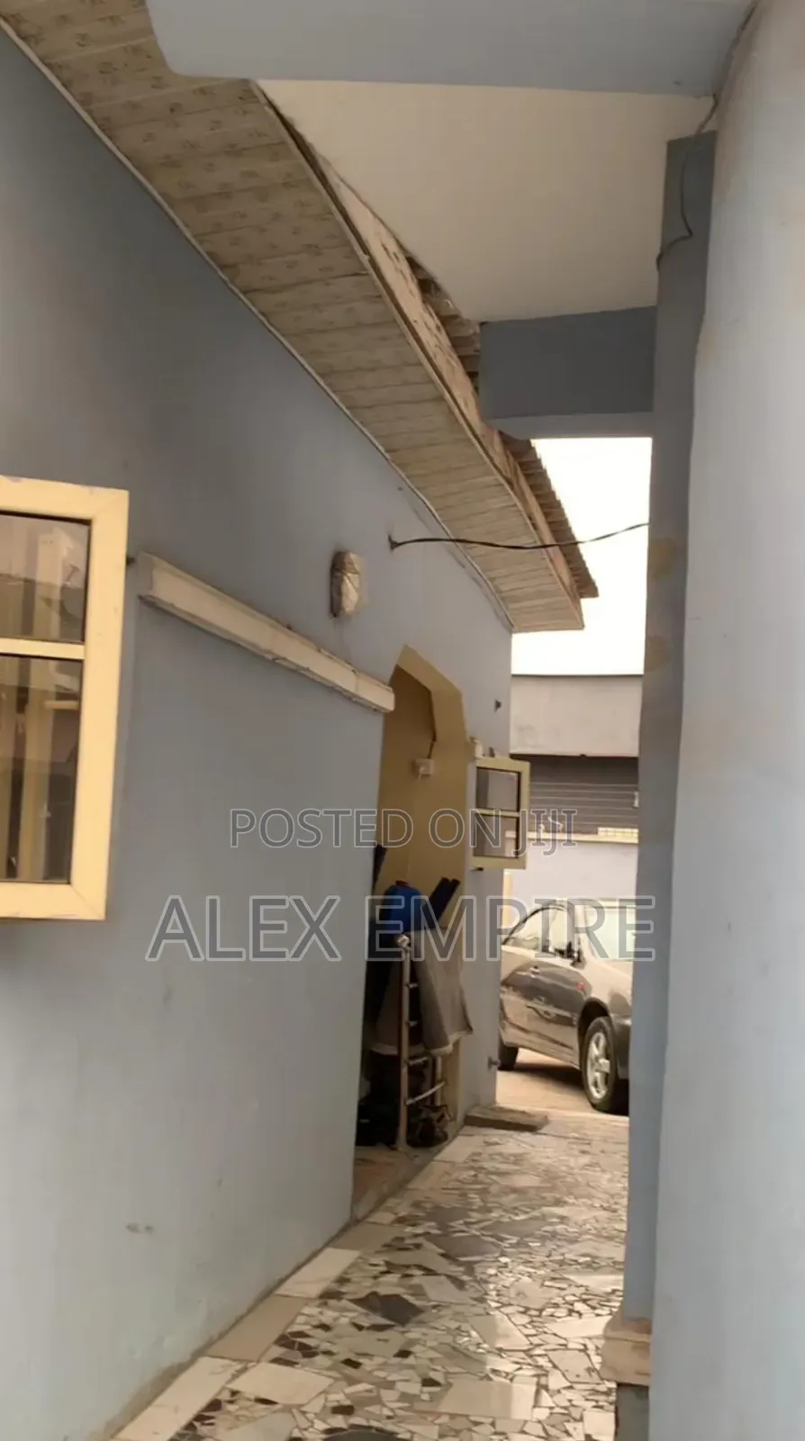 3bdrm Block of Flats in Ago Palace for sale in Ago Palace