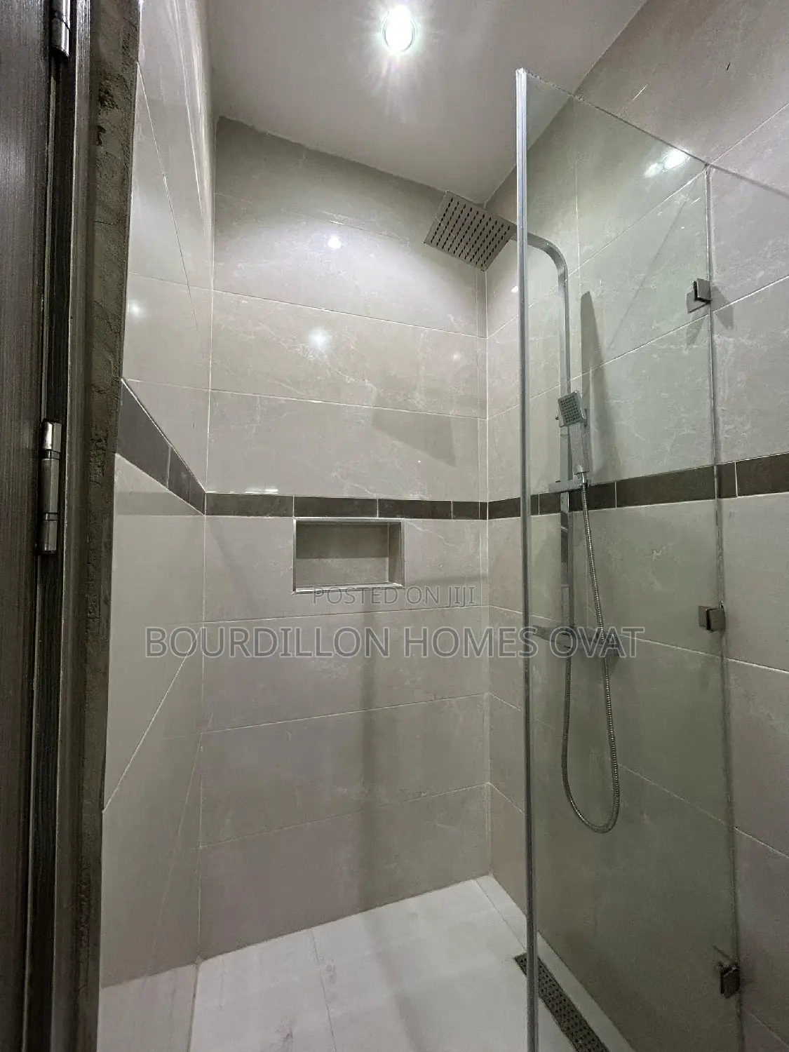 Furnished 1bdrm Apartment in Ikate for sale in Ikate