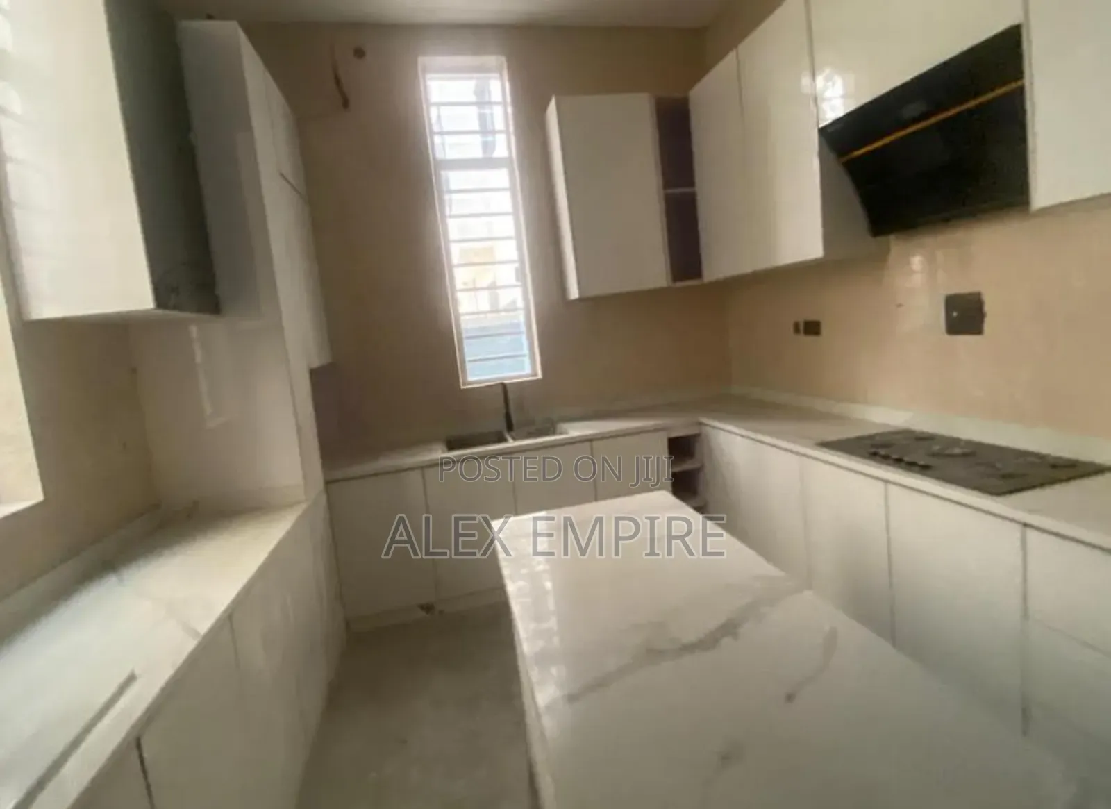 5bdrm Duplex in Lekki Phase 1 for sale in Lekki Phase 1