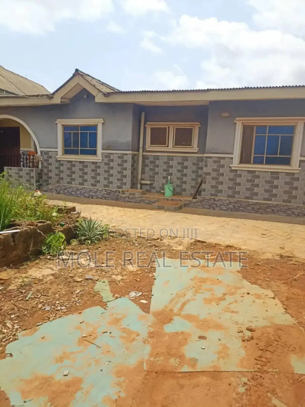 4bdrm Bungalow in Mopol Juntion Ayobo for sale in Ayobo