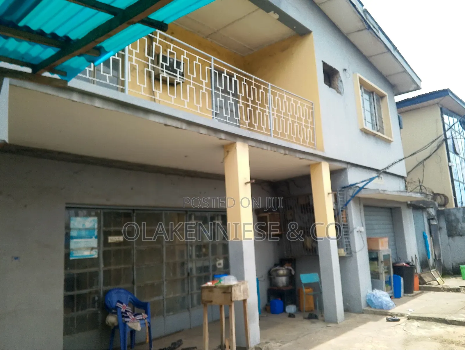 Story Building of 5edroom Each Up /Down in Ogunlana