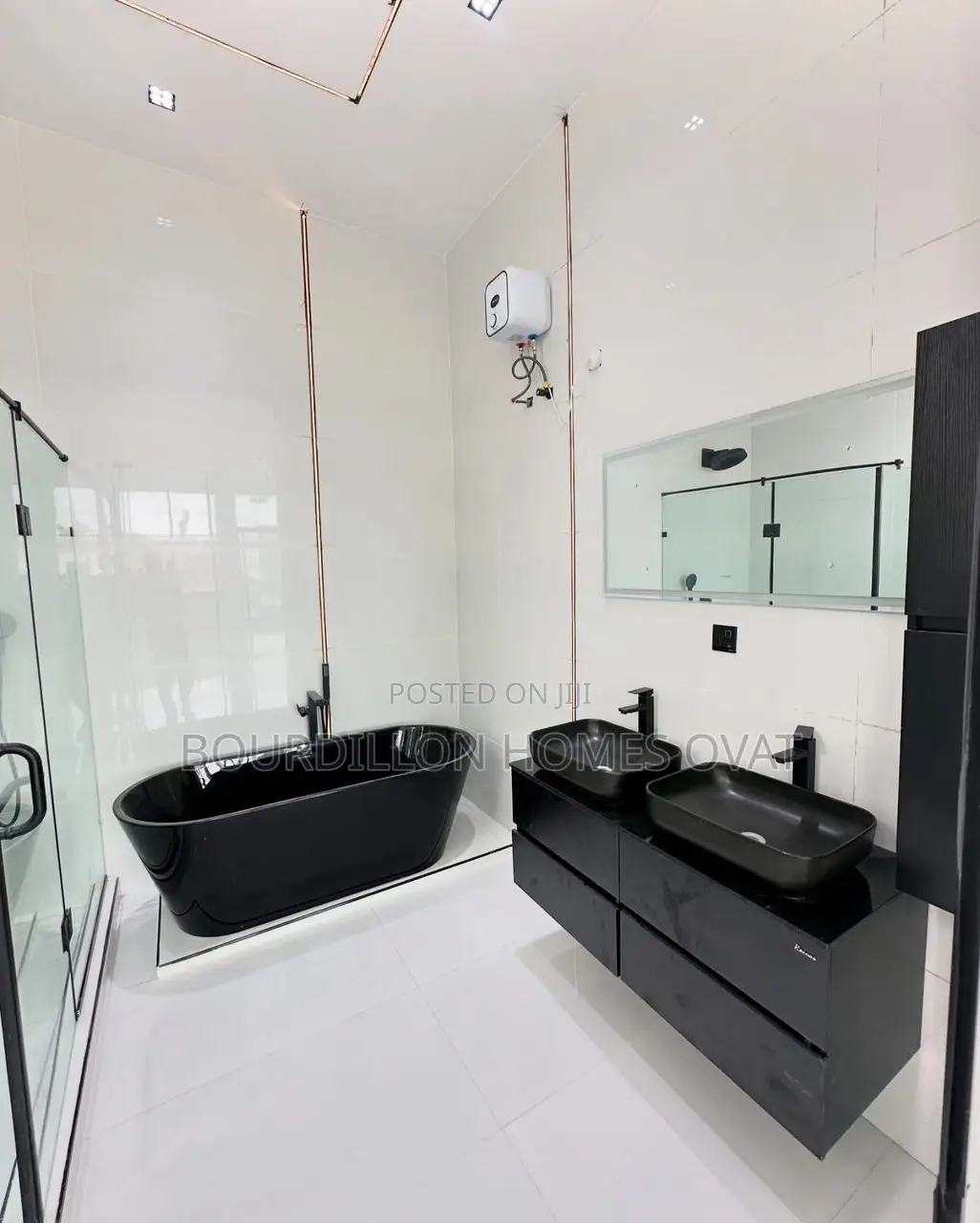5bdrm Duplex in Chevron for sale in Chevron