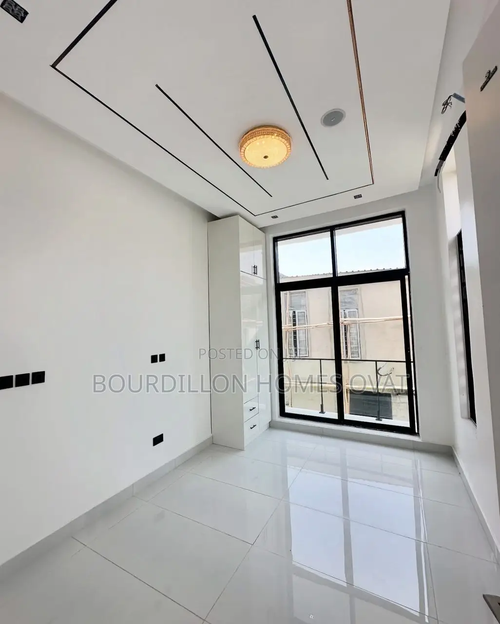 5bdrm Duplex in Chevron for sale in Chevron