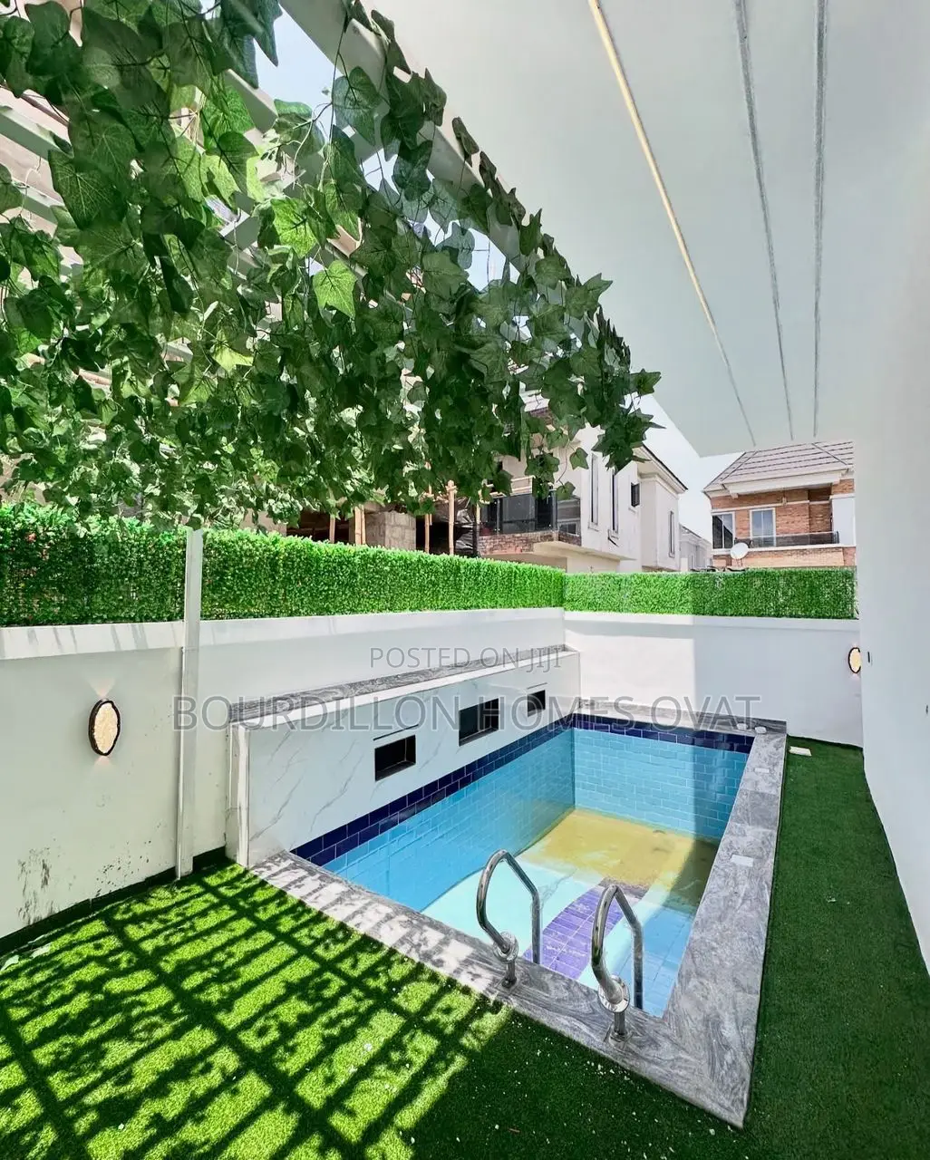 5bdrm Duplex in Chevron for sale in Chevron