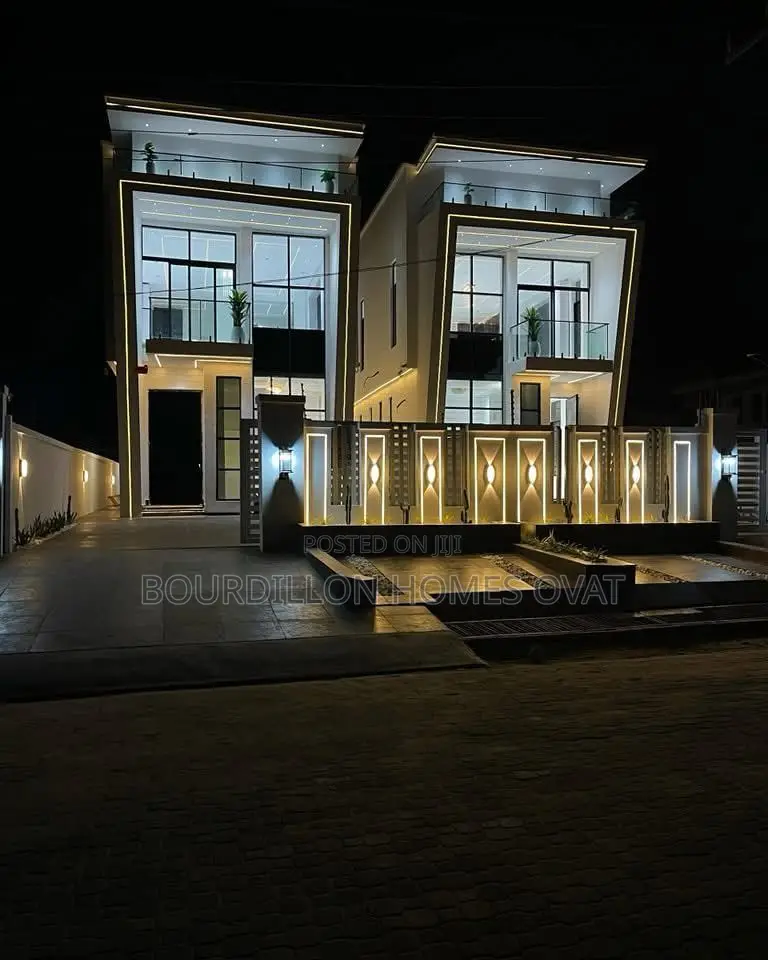 5bdrm Duplex in Chevron for sale in Chevron