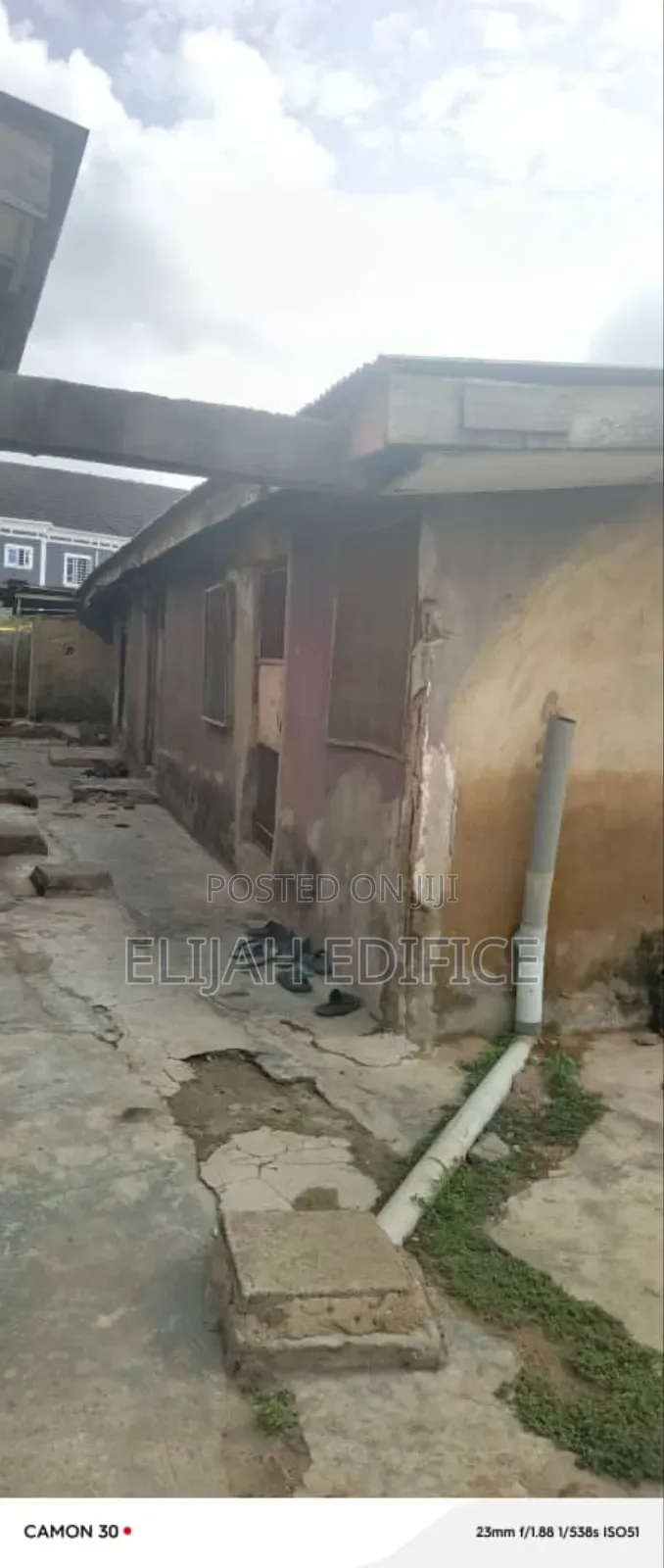 15bdrm Block of Flats in Ajegunle Alakuko for sale in Alakuko