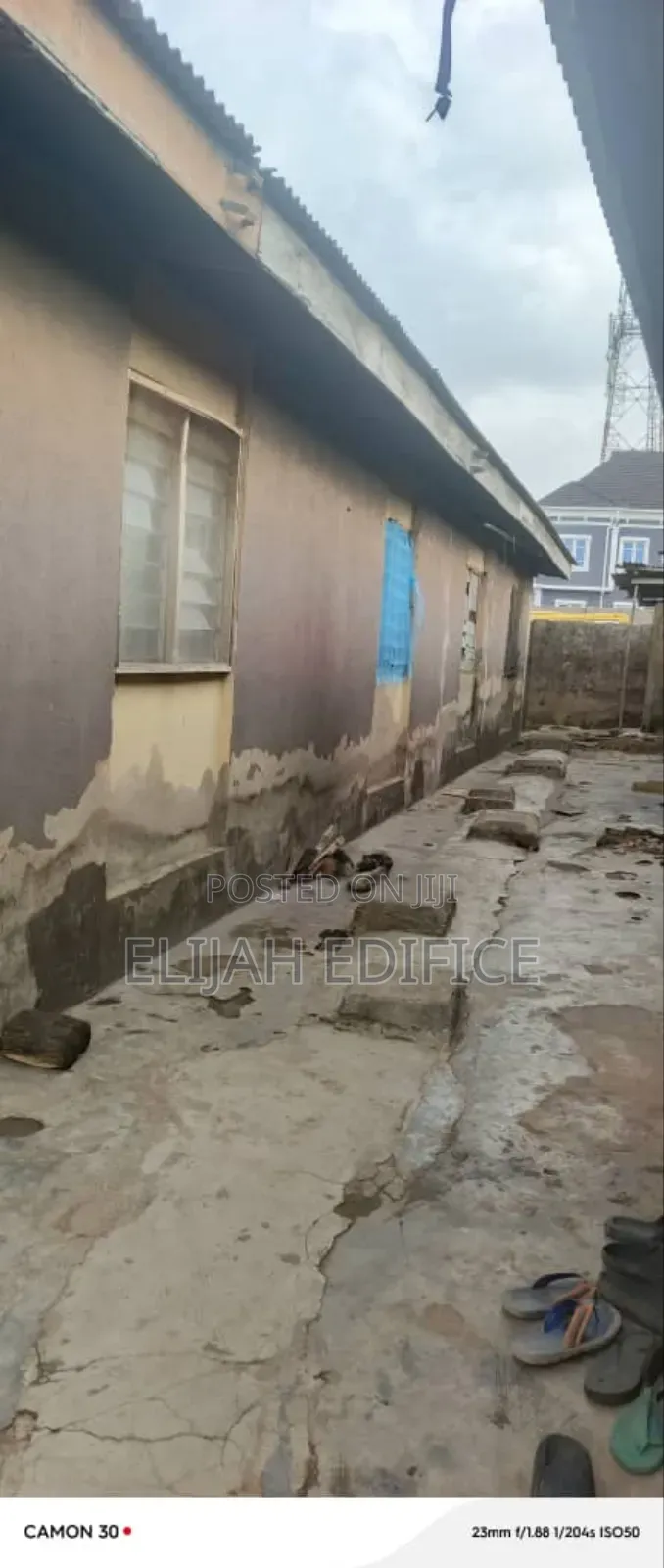 15bdrm Block of Flats in Ajegunle Alakuko for sale in Alakuko