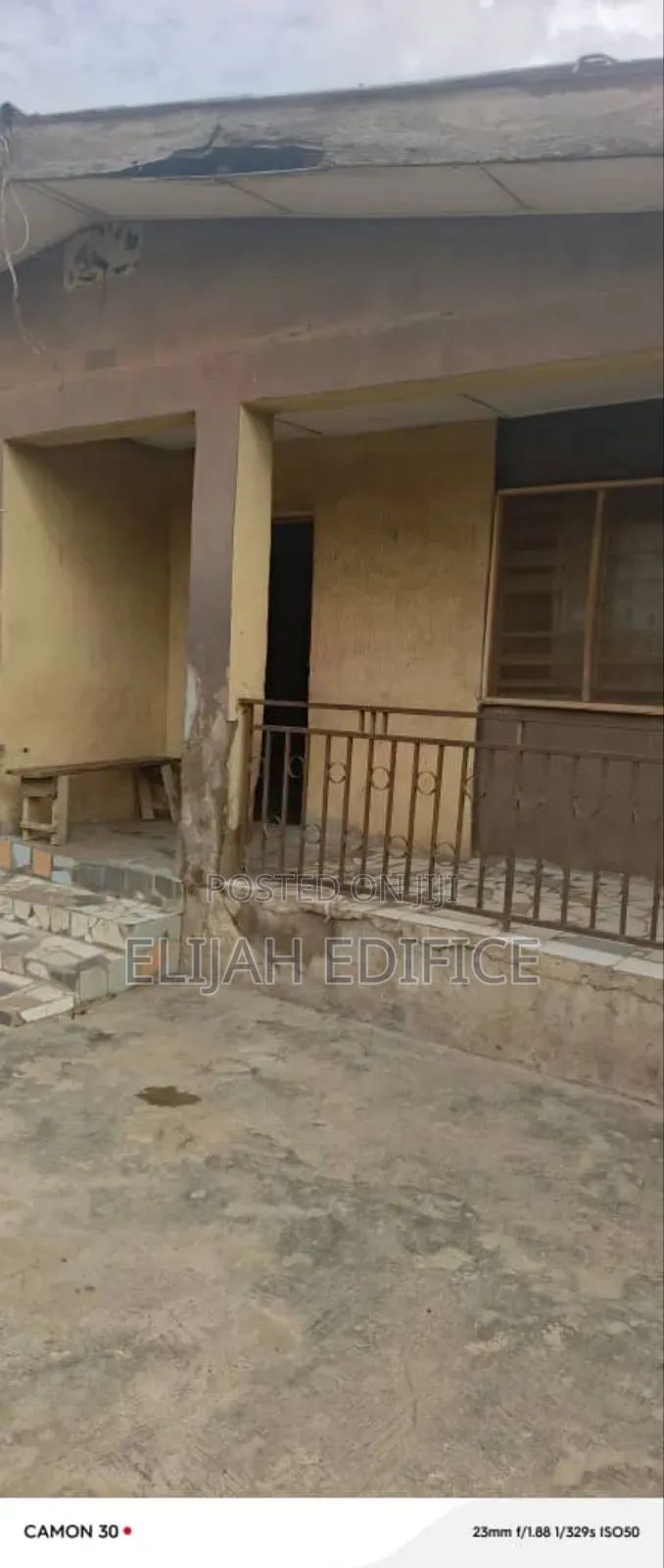 15bdrm Block of Flats in Ajegunle Alakuko for sale in Alakuko