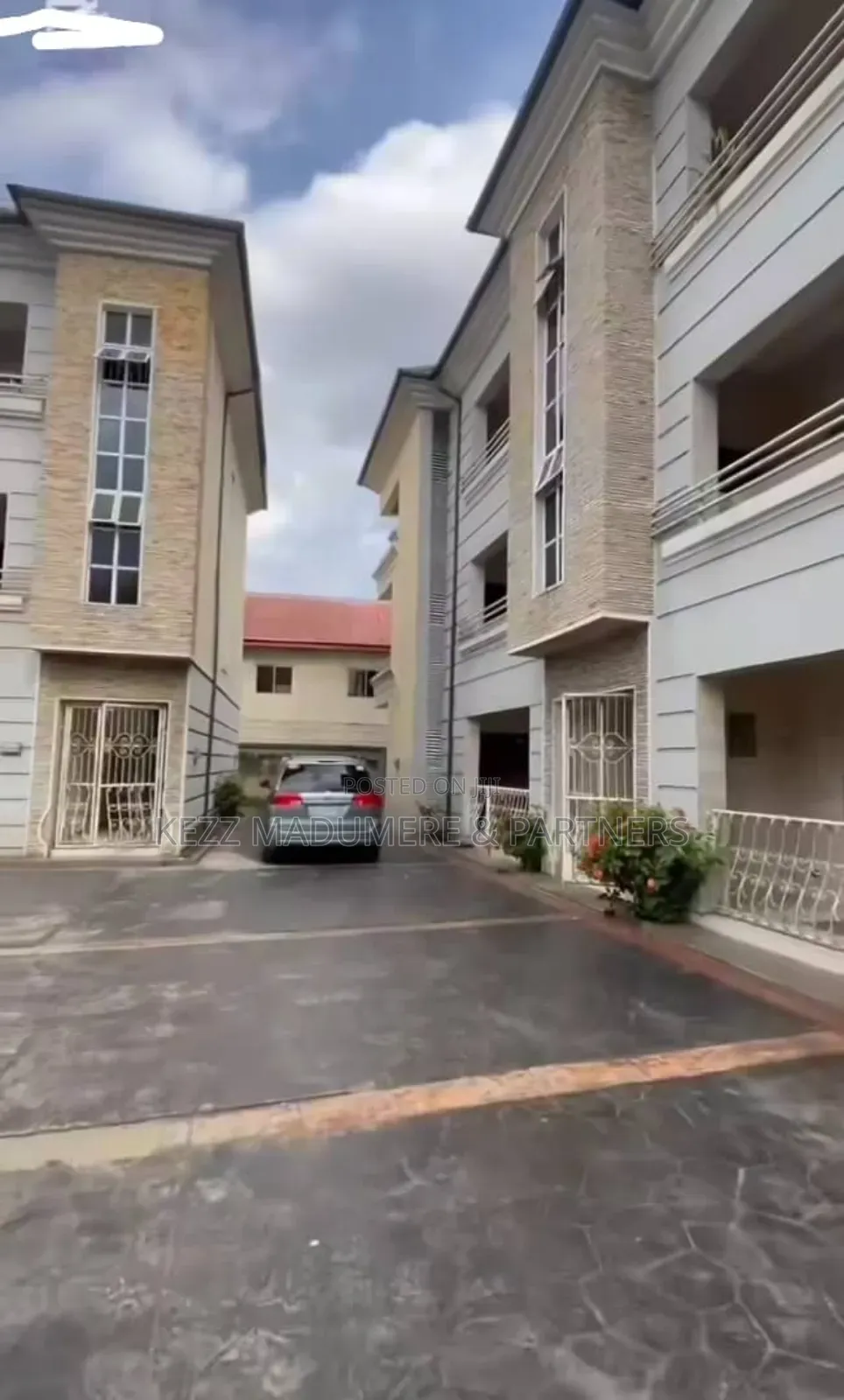 9bdrm Block of Flats in Ada George Port for sale in Port-Harcourt