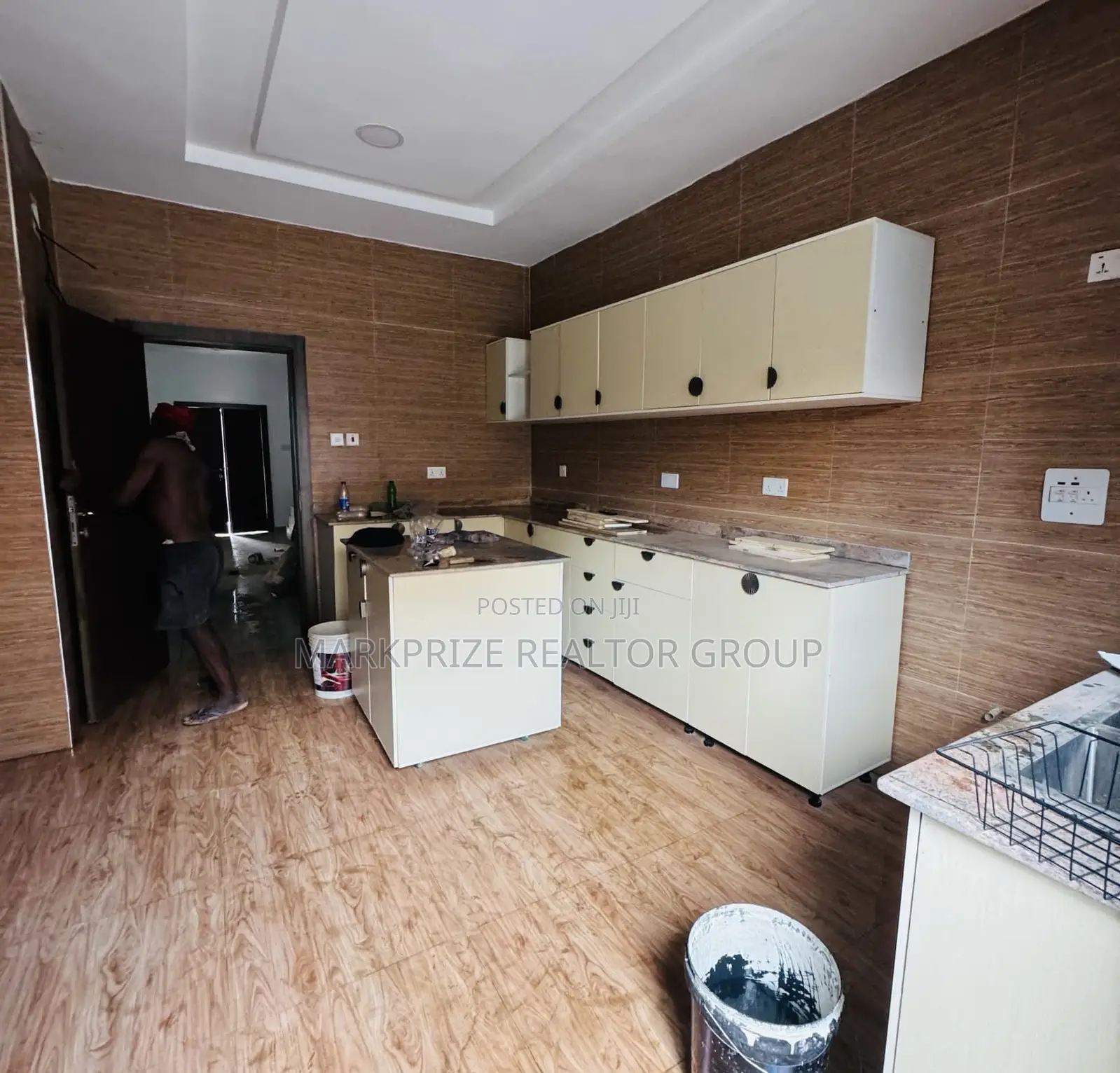 4bdrm Duplex in Opebi Ikeja Lagos for sale in Opebi
