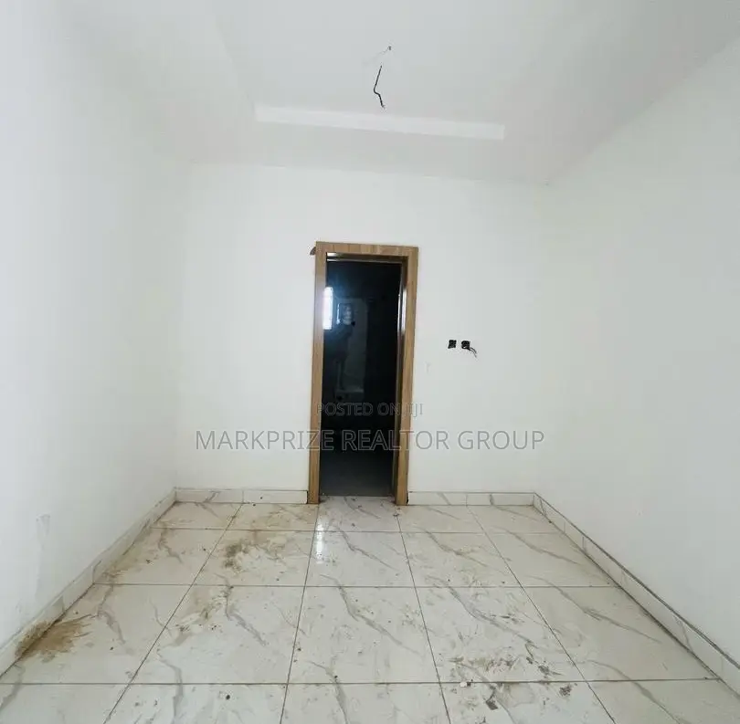 4bdrm Duplex in Omole Phase 1 Ikeja for sale in Omole Phase 1