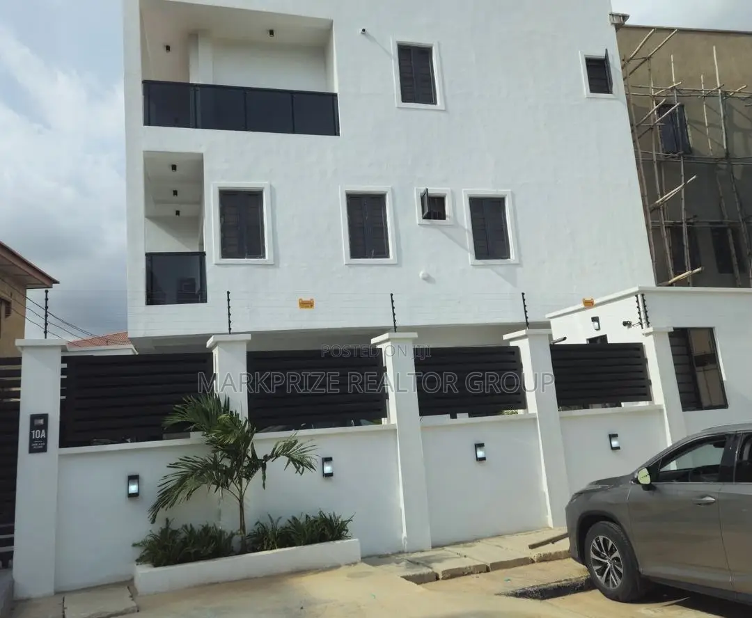 4bdrm Duplex in Omole Phase 1 Ikeja for sale in Omole Phase 1