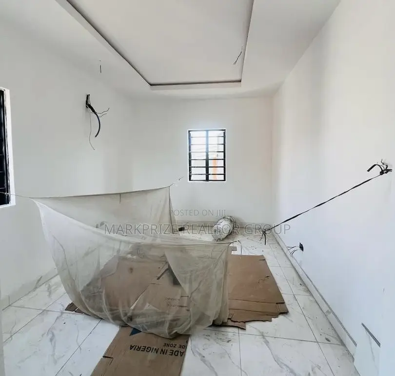 4bdrm Duplex in Omole Phase 1 Ikeja for sale in Omole Phase 1