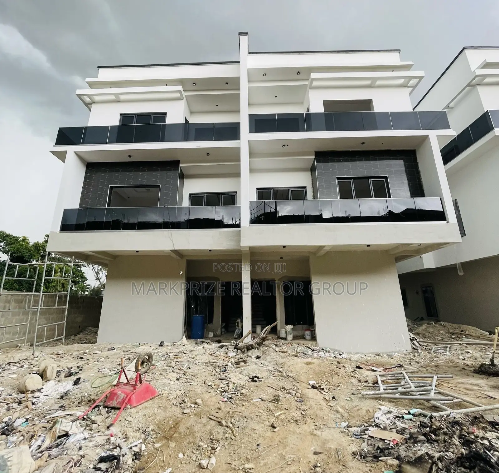 5bdrm Duplex in Ikeja Gra Lagos for sale in Ikeja GRA