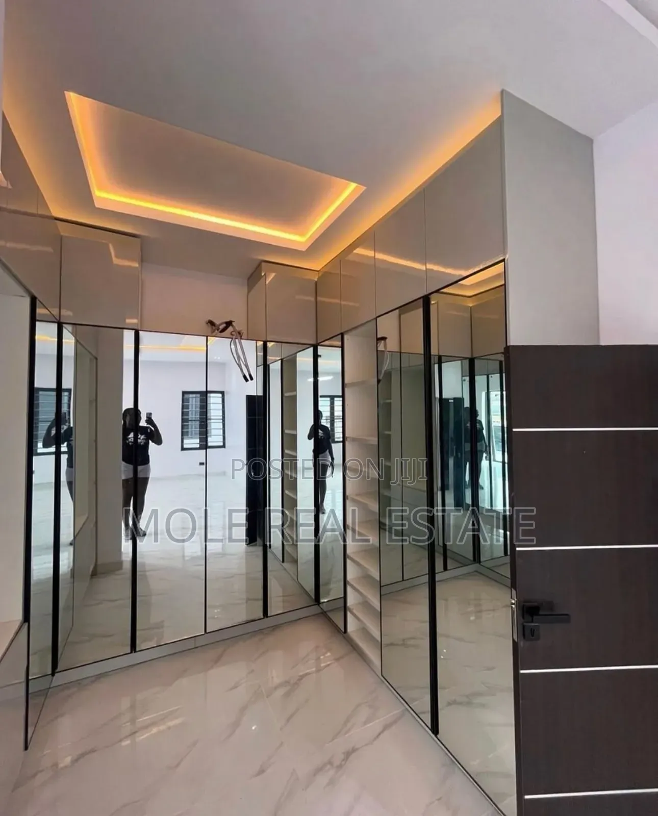 Luxery 72 Rooms Suites Along Leki Epe Highway in Agungi
