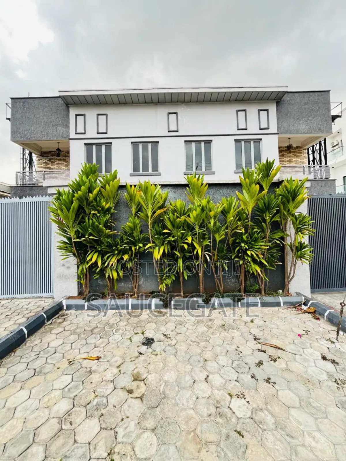 Furnished 4bdrm Duplex in Lekkis Phase 1 for rent in Lekki