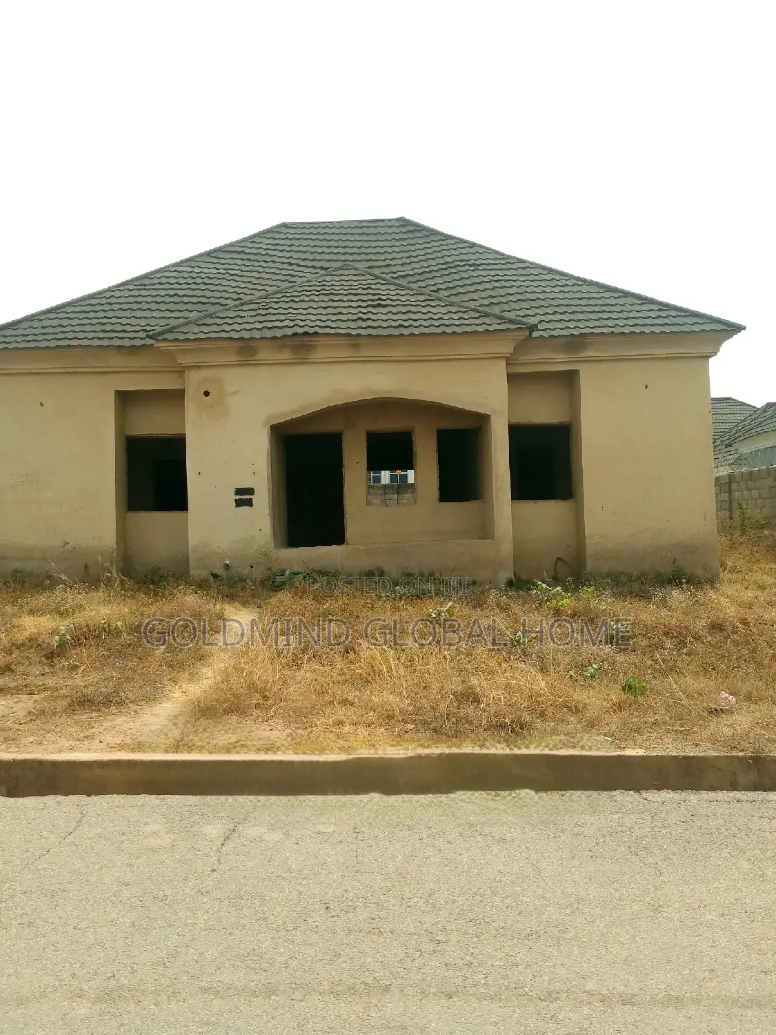 3bdrm Bungalow In Gwarinpa Life Camp For Sale in Life Camp