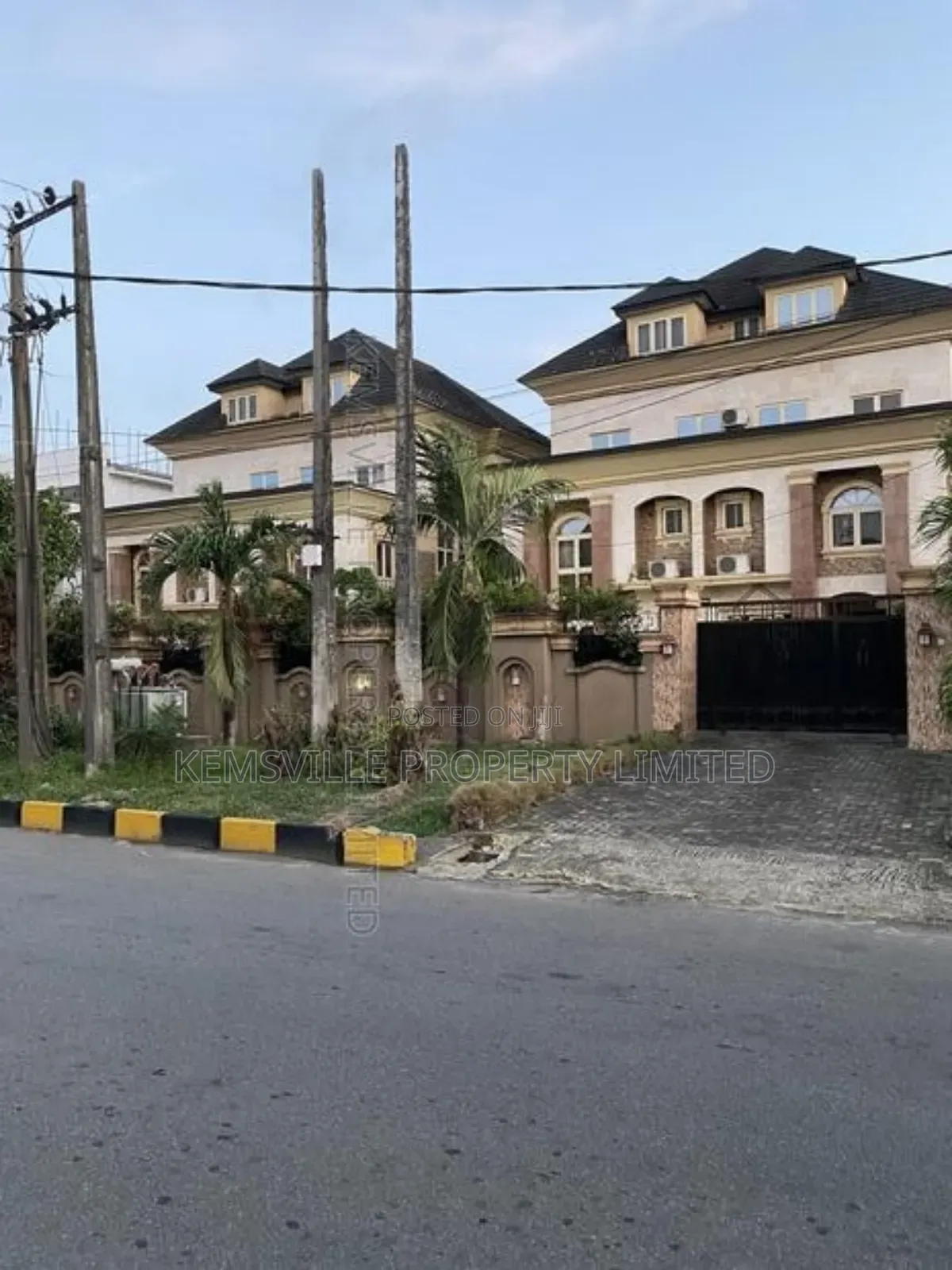 Furnished 2bdrm Block of Flats in Osborne Estate Victoria Island in Victoria Island