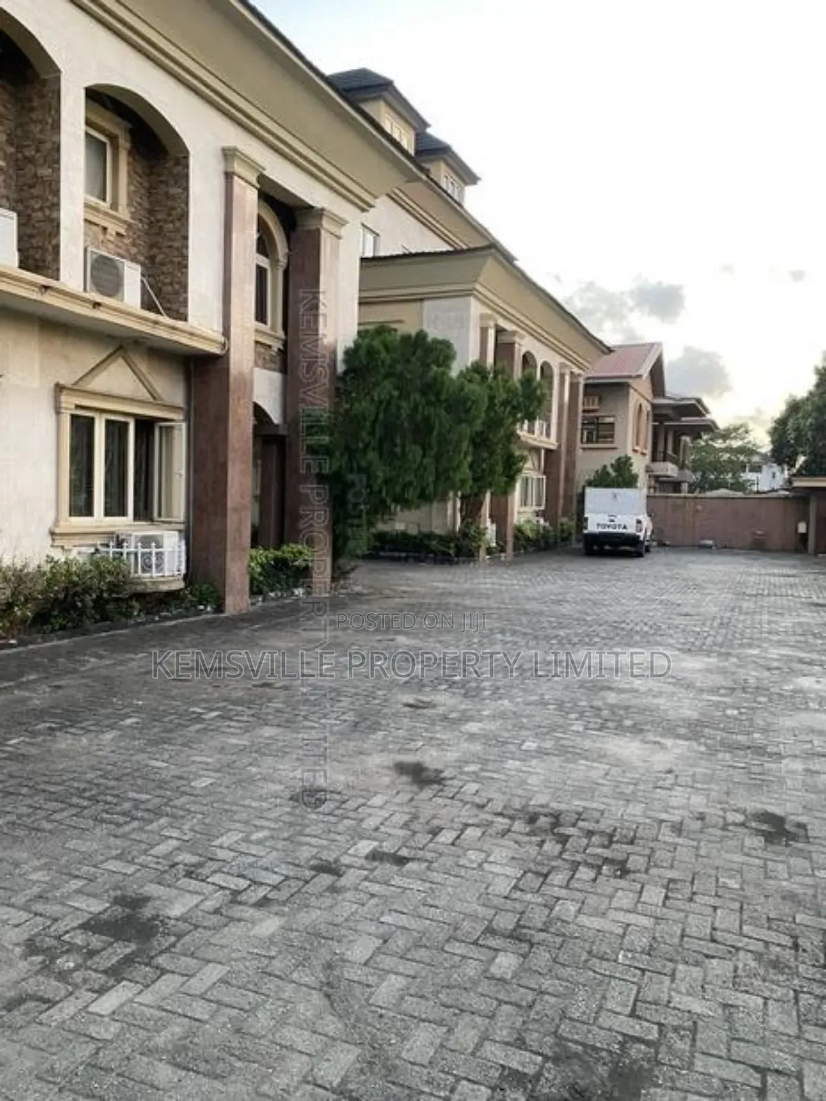 Furnished 2bdrm Block of Flats in Osborne Estate Victoria Island in Victoria Island