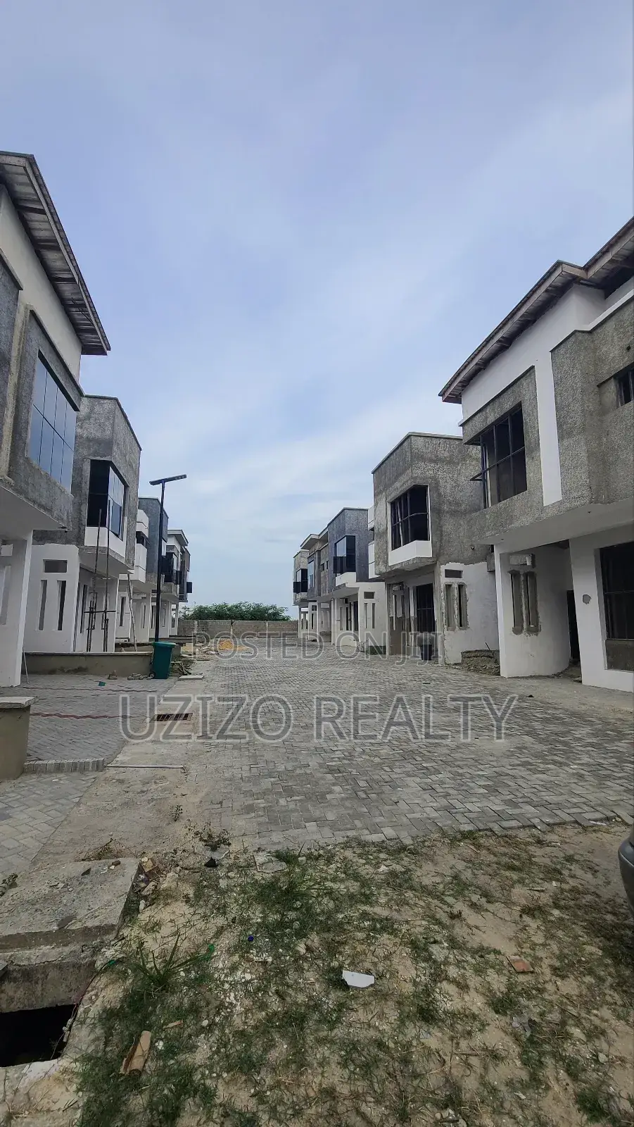 3bdrm Townhouse/Terrace in Abijo Gra for Sale in Abijo