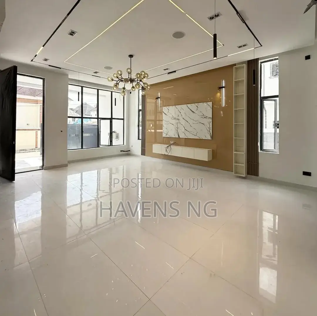 4bdrm Duplex in Ikota for sale in Ikota