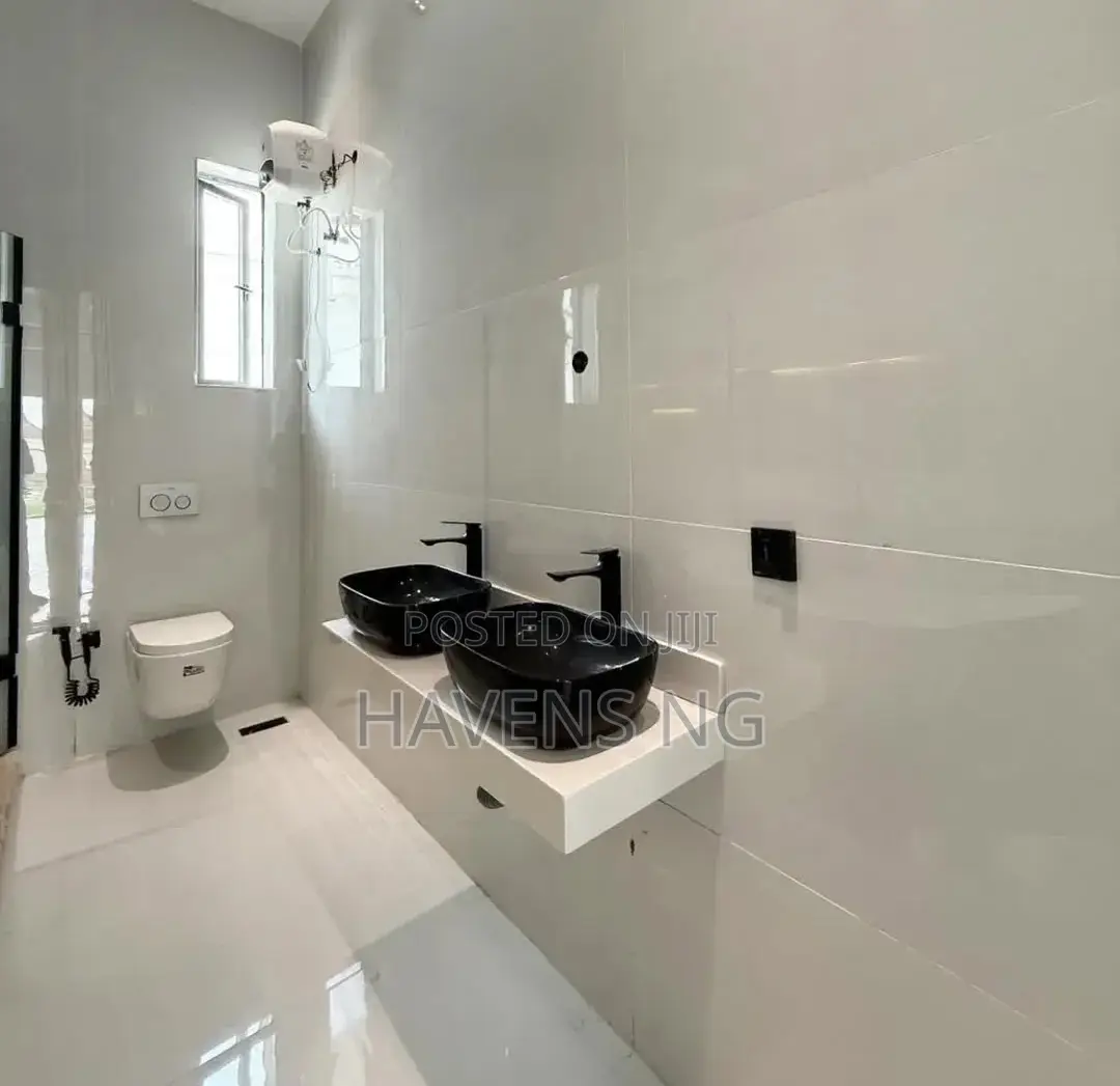 4bdrm Duplex in Ikota for sale in Ikota
