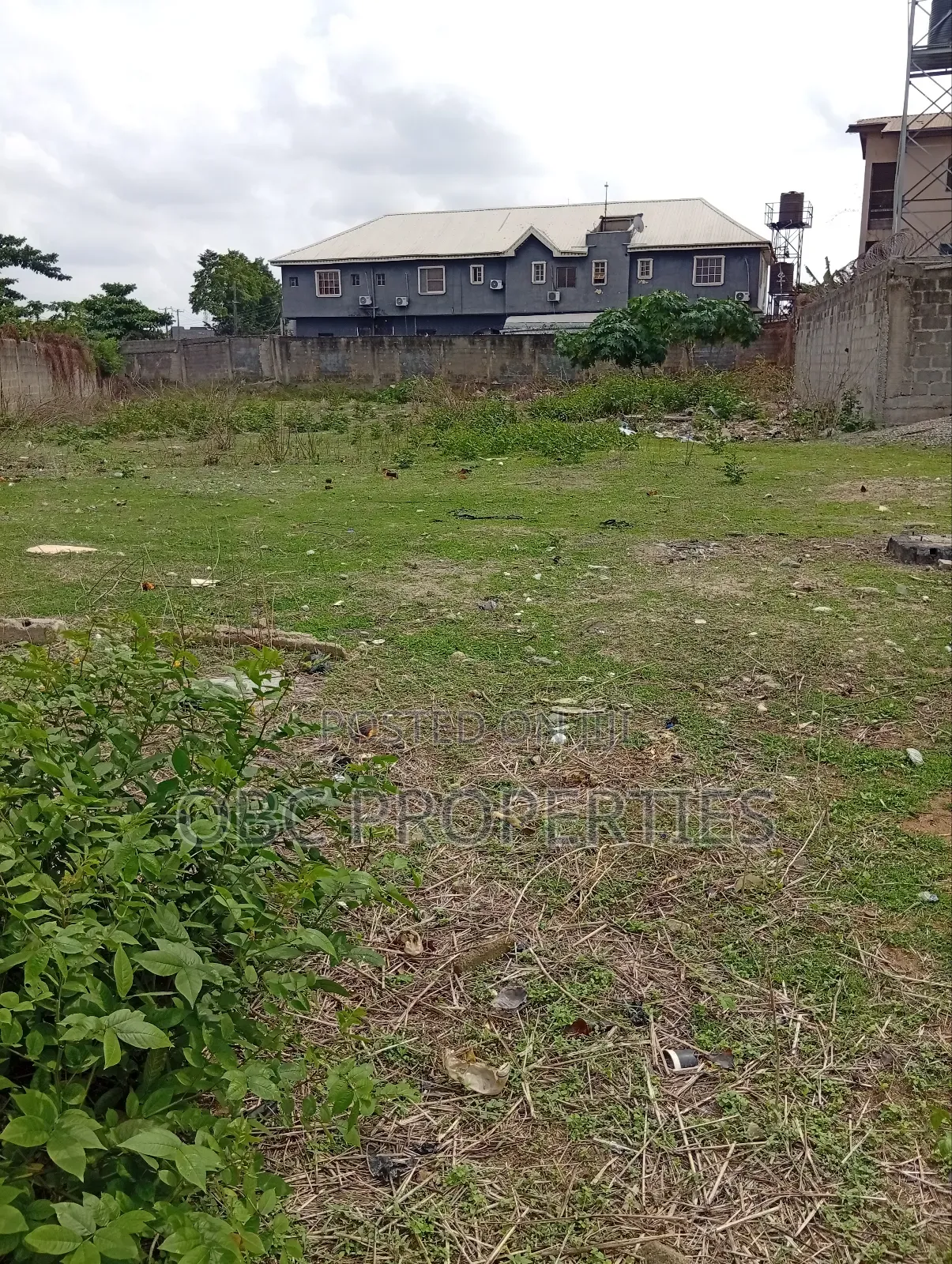 1400sqm Dry Land Fenced With Gate in Atunrase Medina