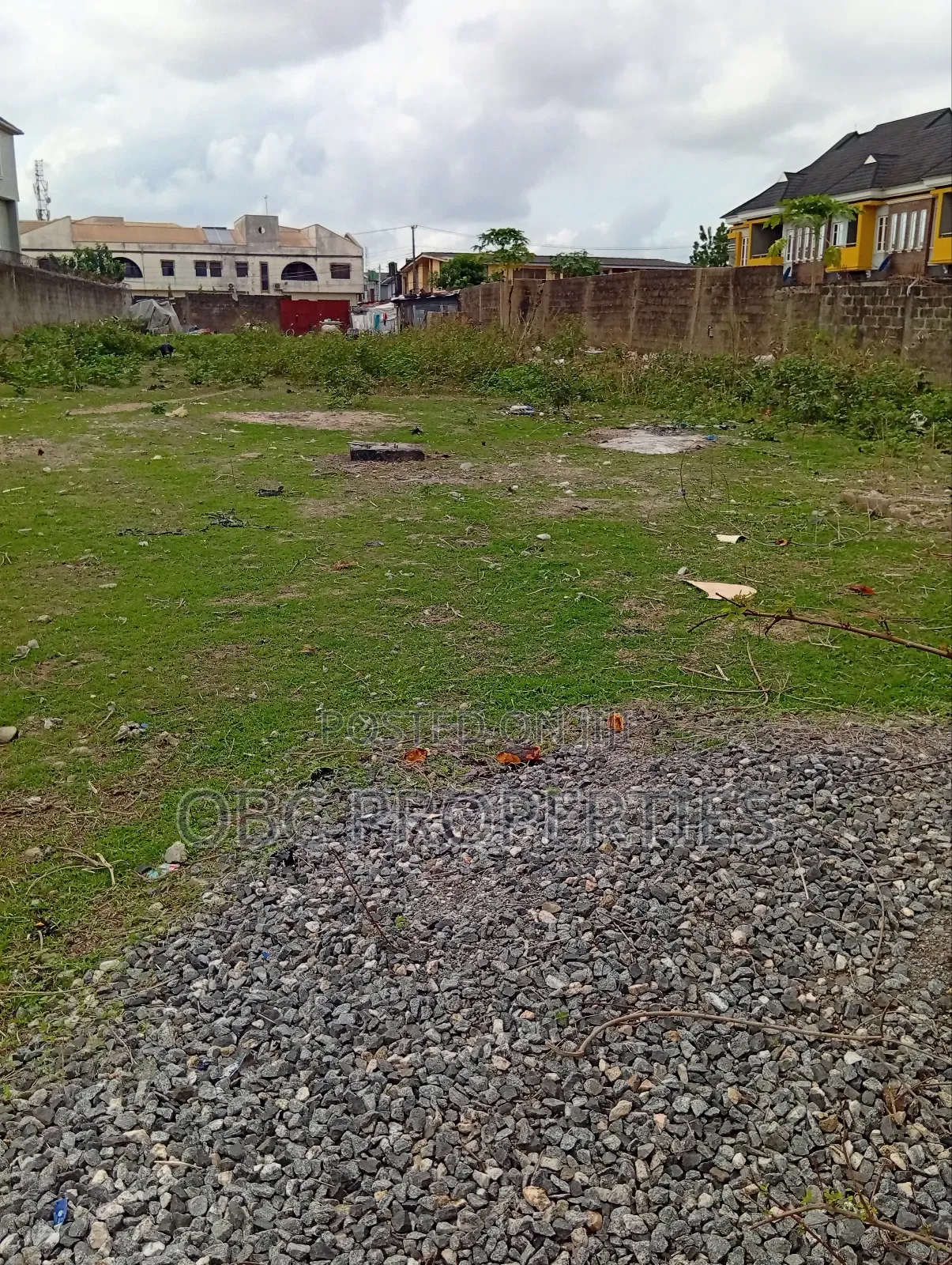 1400sqm Dry Land Fenced With Gate in Atunrase Medina