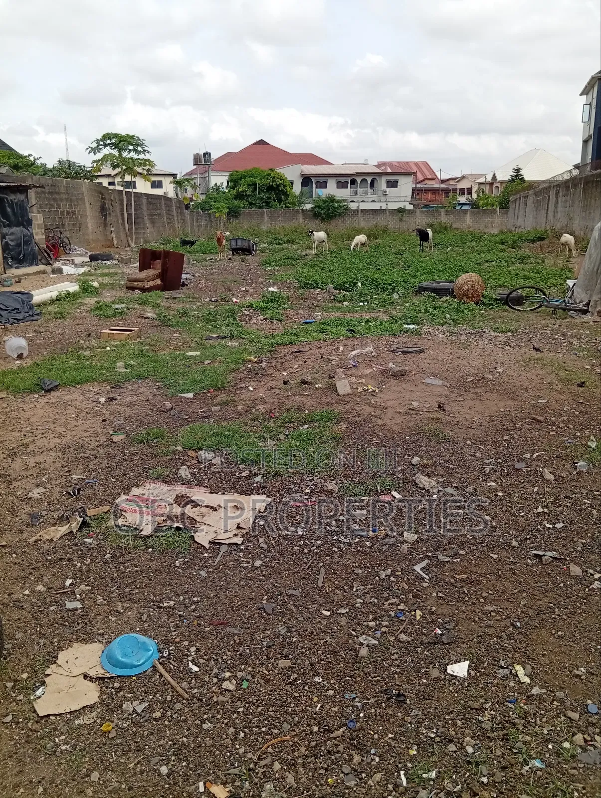 1400sqm Dry Land Fenced With Gate in Atunrase Medina