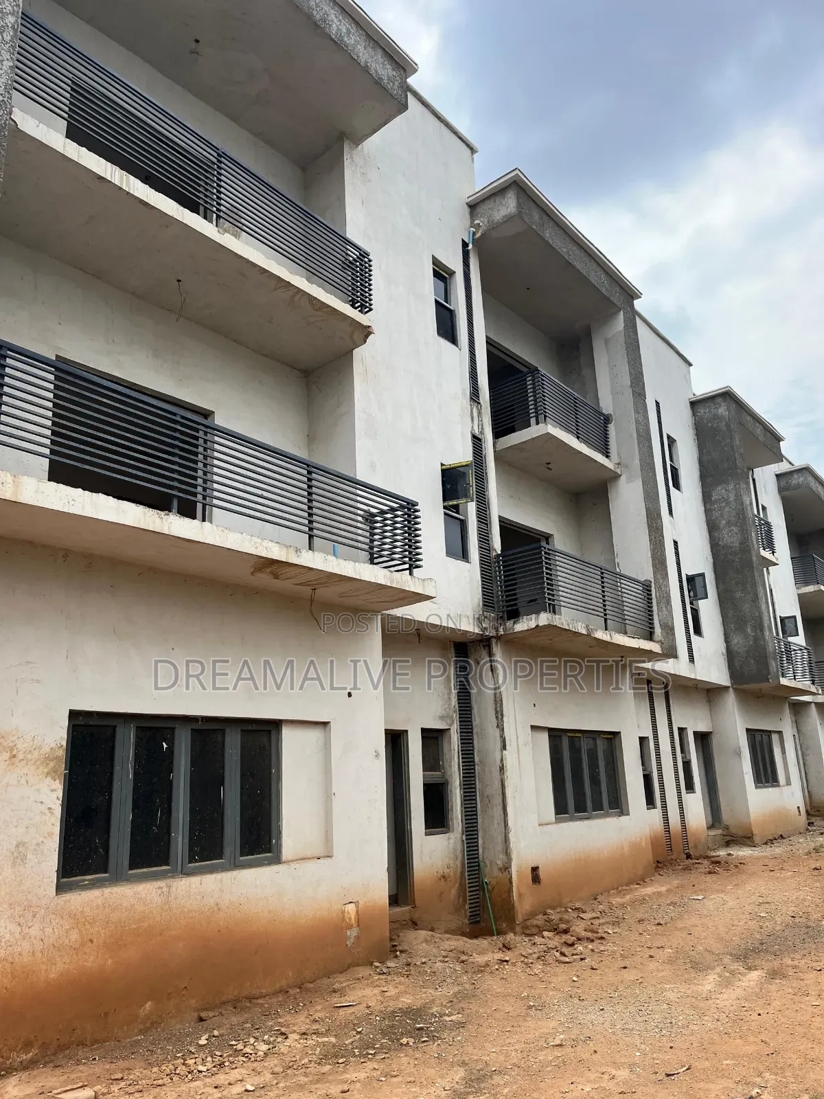 5bdrm Duplex in Jahi for sale in Jahi