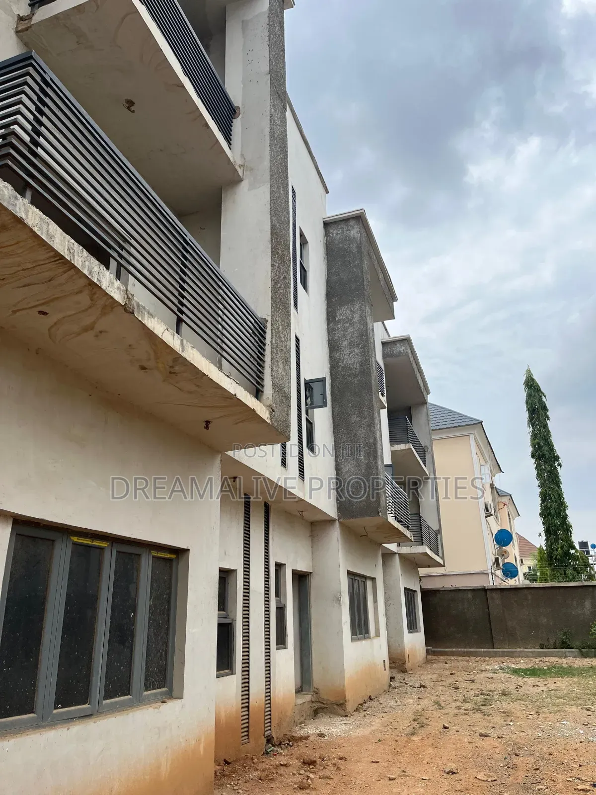 5bdrm Duplex in Jahi for sale in Jahi