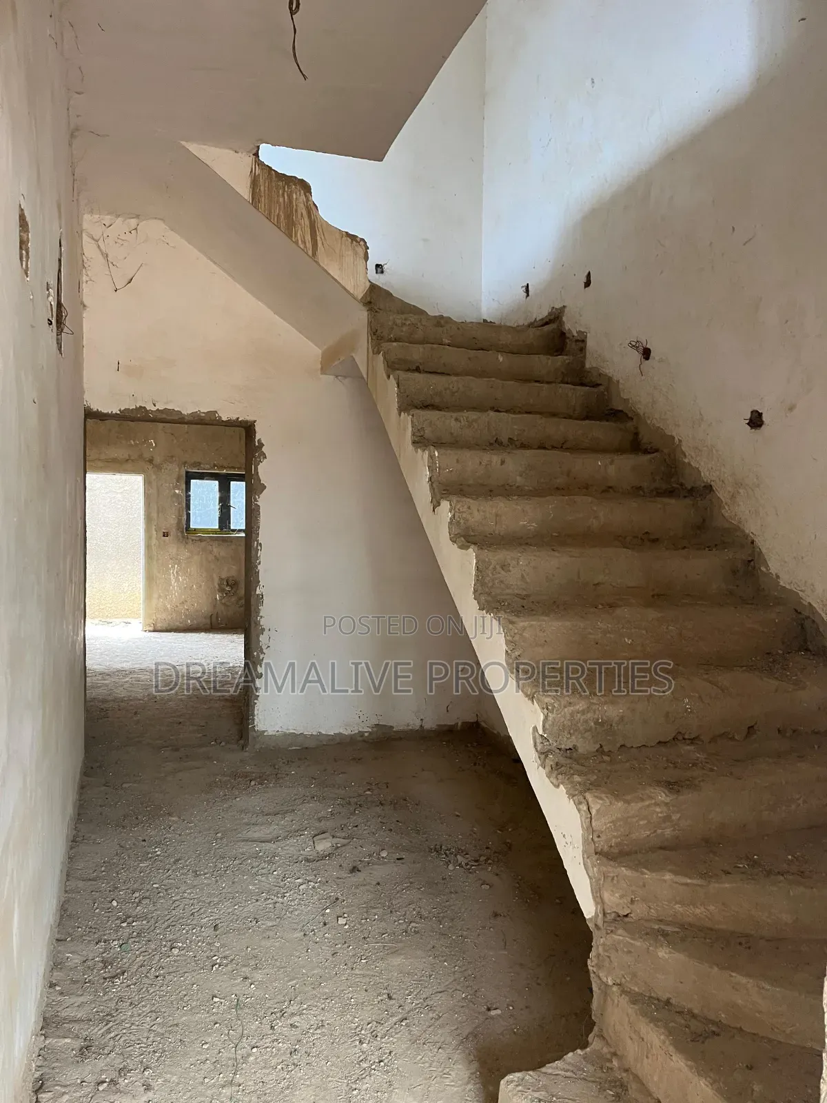 5bdrm Duplex in Jahi for sale in Jahi
